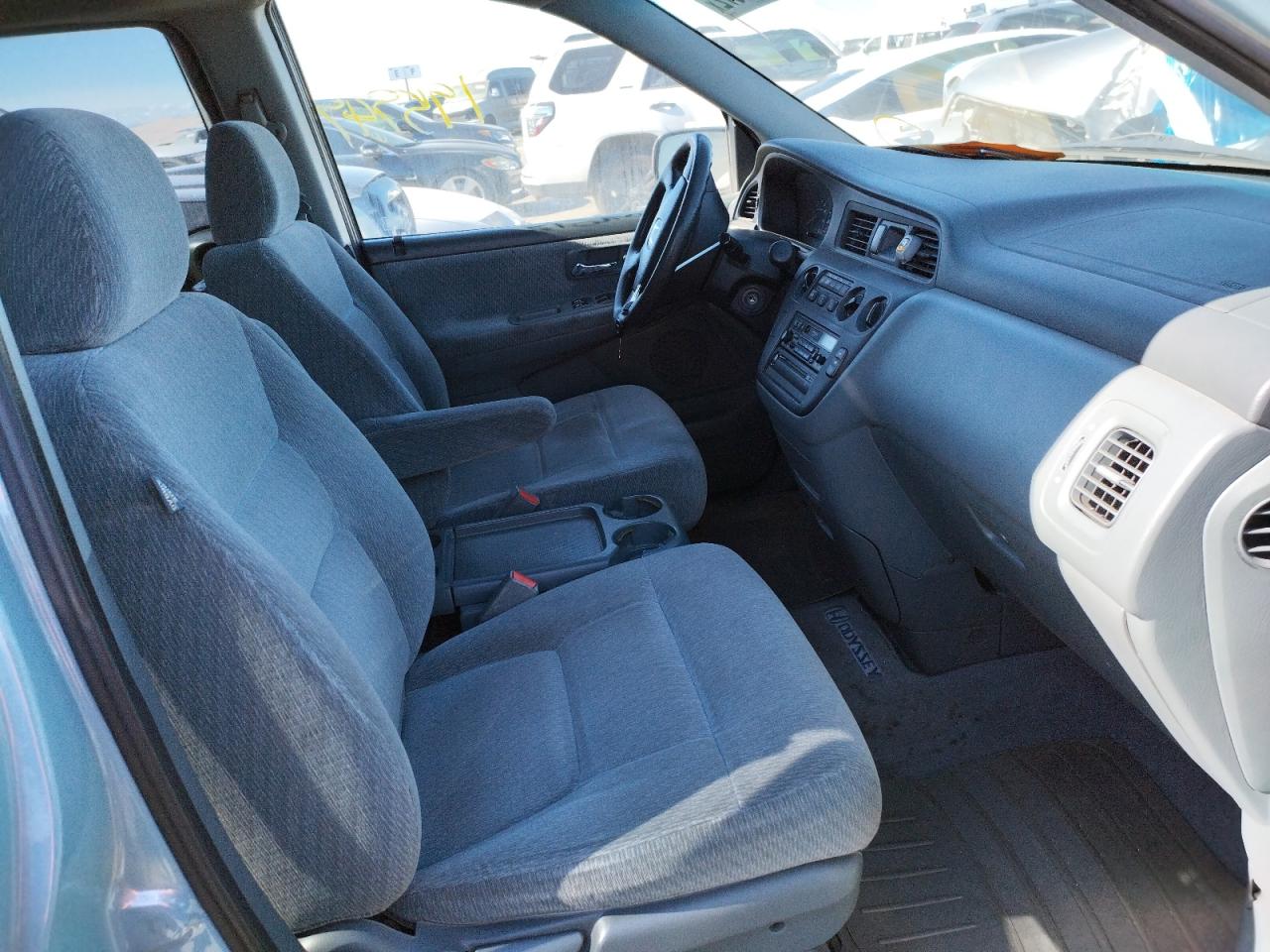 Photo 5 from auction – 2002 HONDA ODYSSEY LX with VIN 2HKRL18552H586642