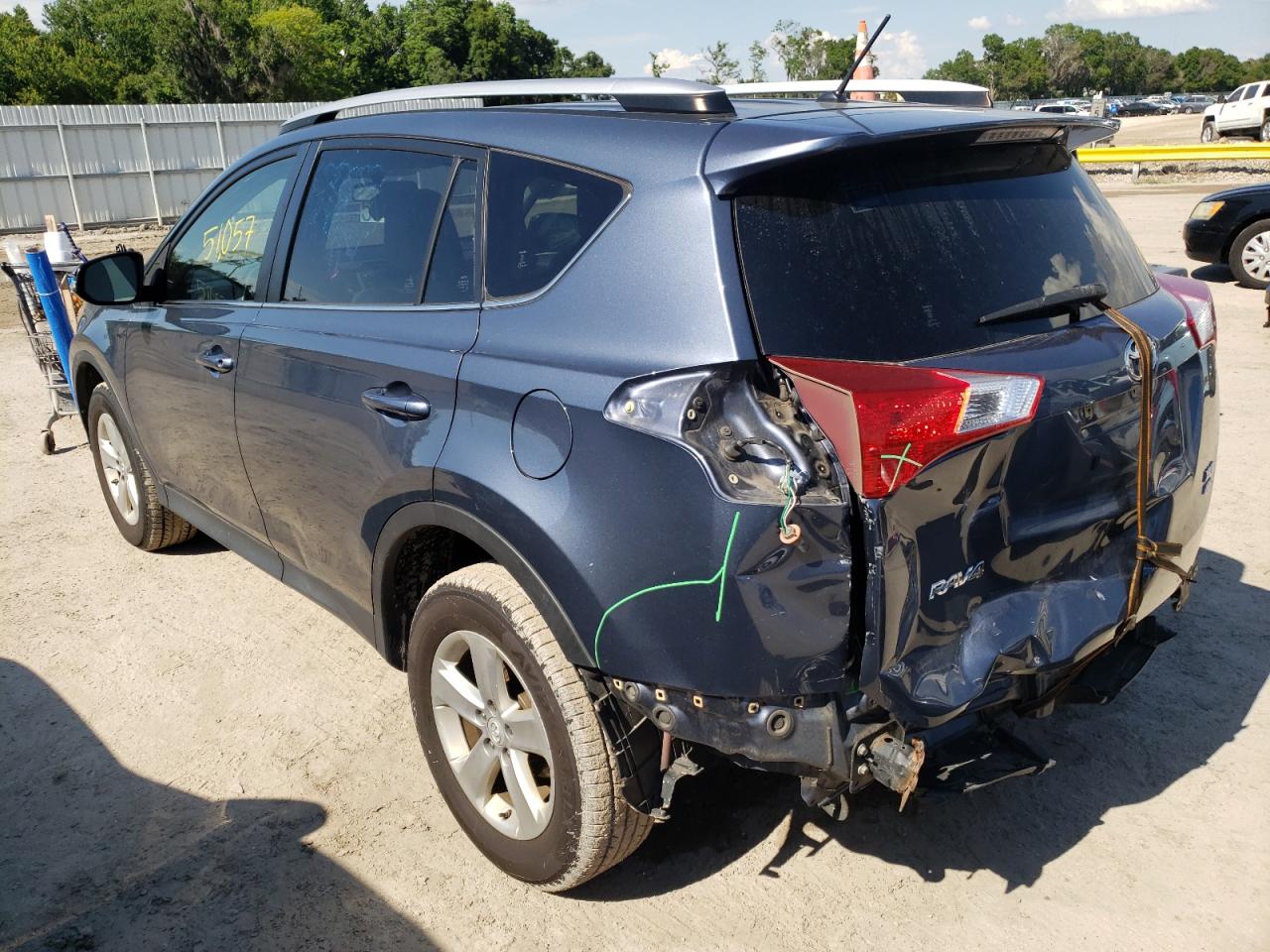 Photo 3 from auction – 2013 TOYOTA RAV4 XLE with VIN JTMRFREV6DD014501