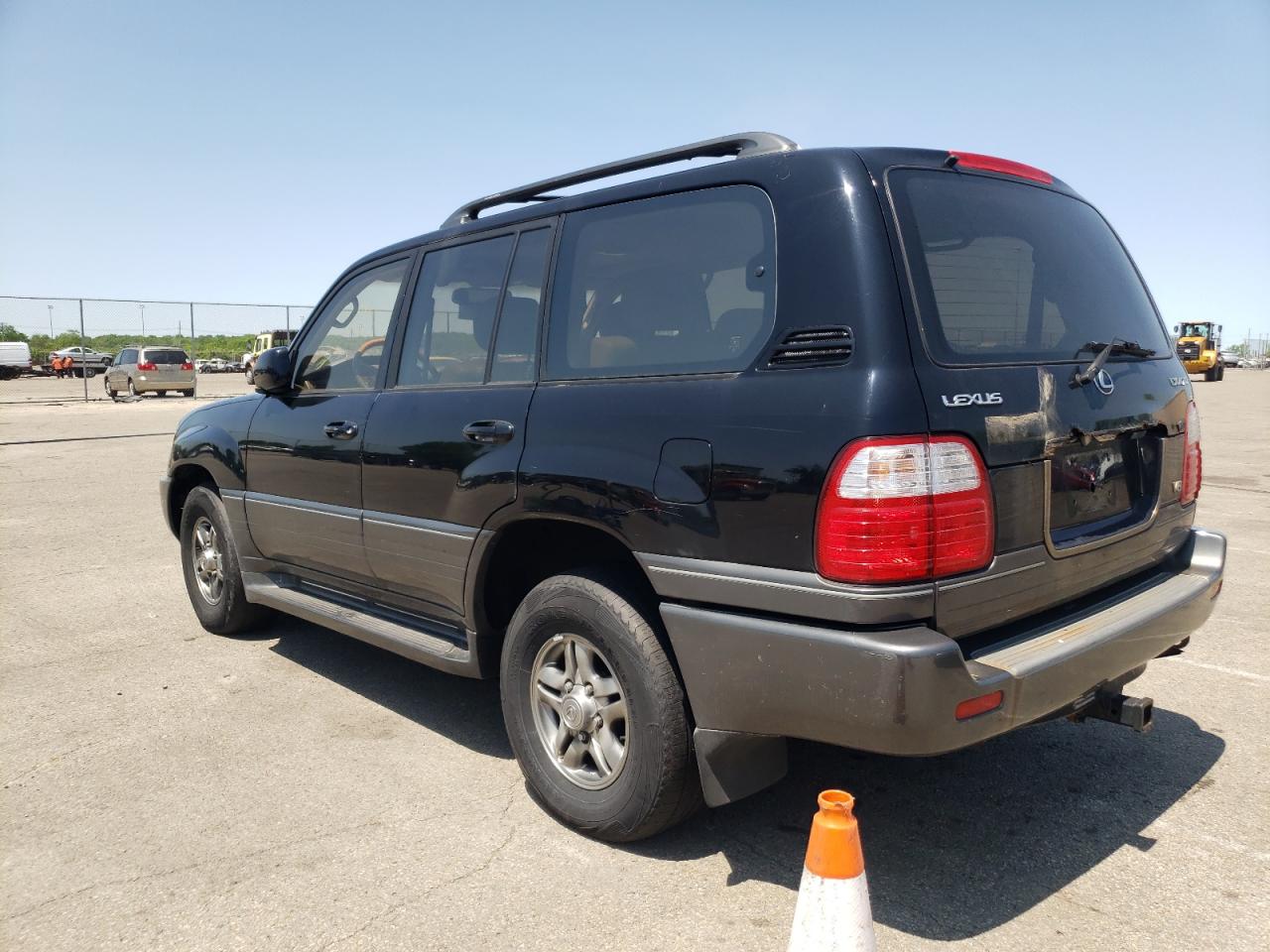 صورة رقم 3 من المزاد - 2001 LEXUS LX 470 مع VIN JTJHT00W213509955