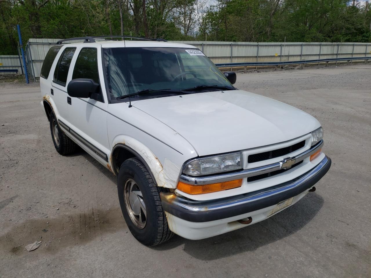 Photo 1 from auction – 2001 CHEVROLET BLAZER with VIN 1GNDT13W61K245302