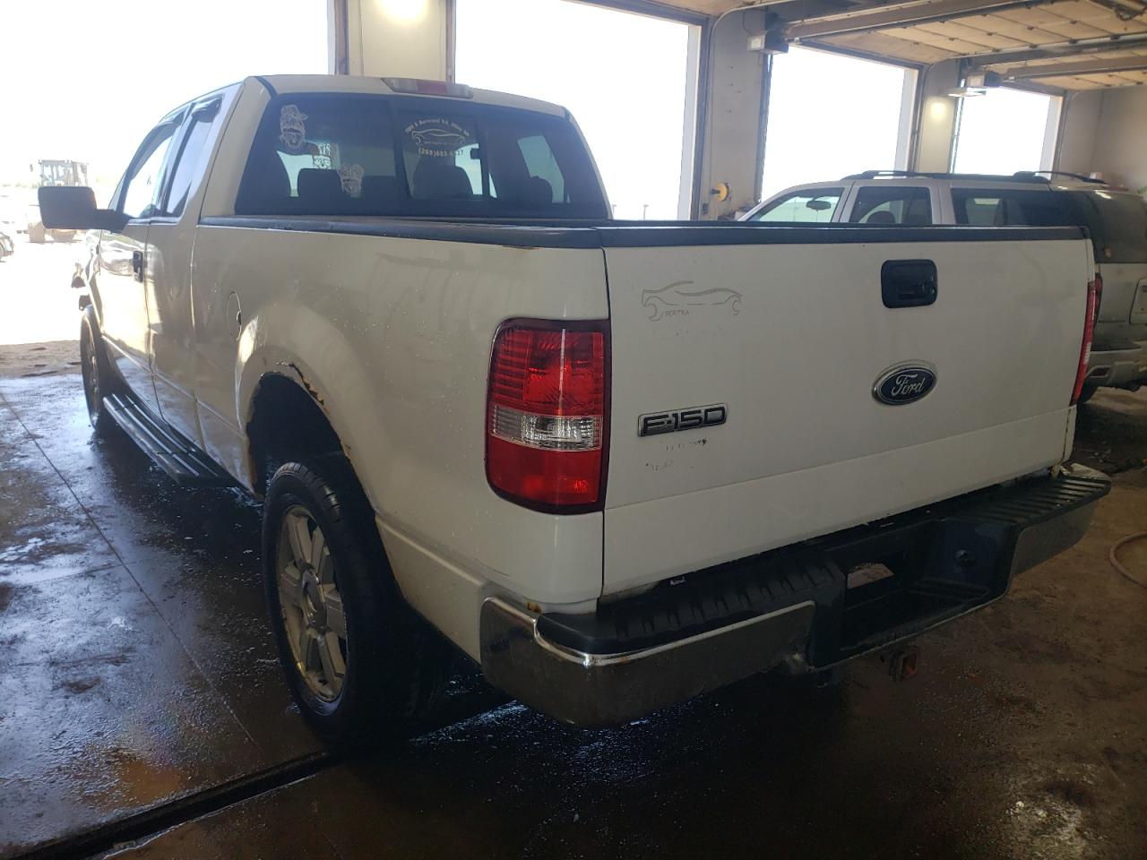 Photo 3 from auction – 2004 FORD F150 with VIN 1FTRX14W64NA93560