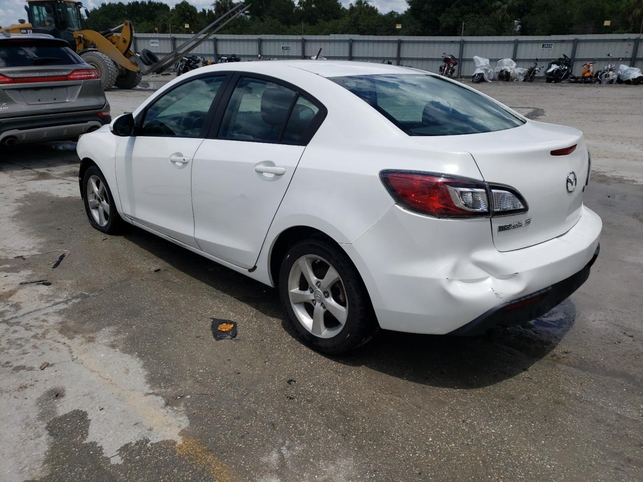 Photo 3 from auction – 2011 MAZDA 3 I with VIN JM1BL1UG3B1372121