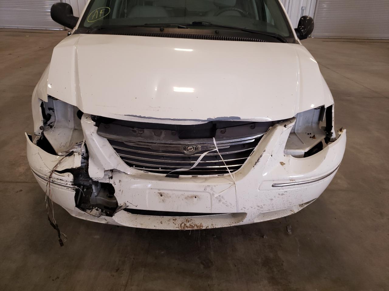 Photo 9 from auction – 2007 CHRYSLER TOWN & COU with VIN 2A4GP54LX7R281424