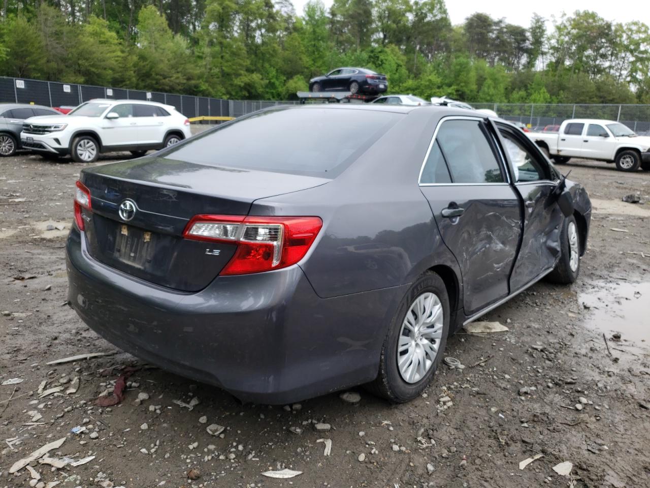 Photo 4 from auction – 2014 TOYOTA CAMRY L with VIN 4T4BF1FK9ER426373