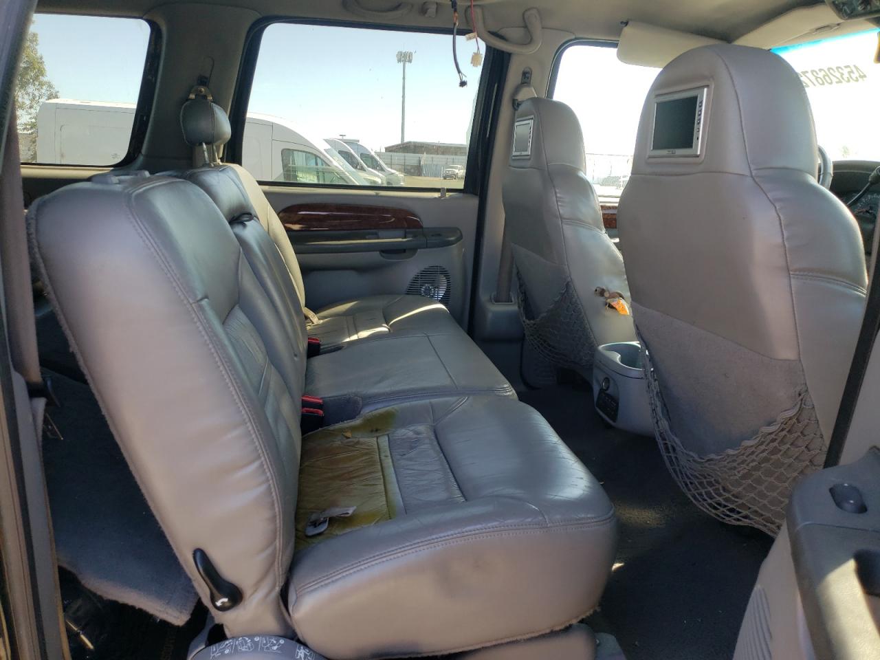 Photo 6 from auction – 2000 FORD EXCURSION with VIN 1FMNU42L9YEA00064