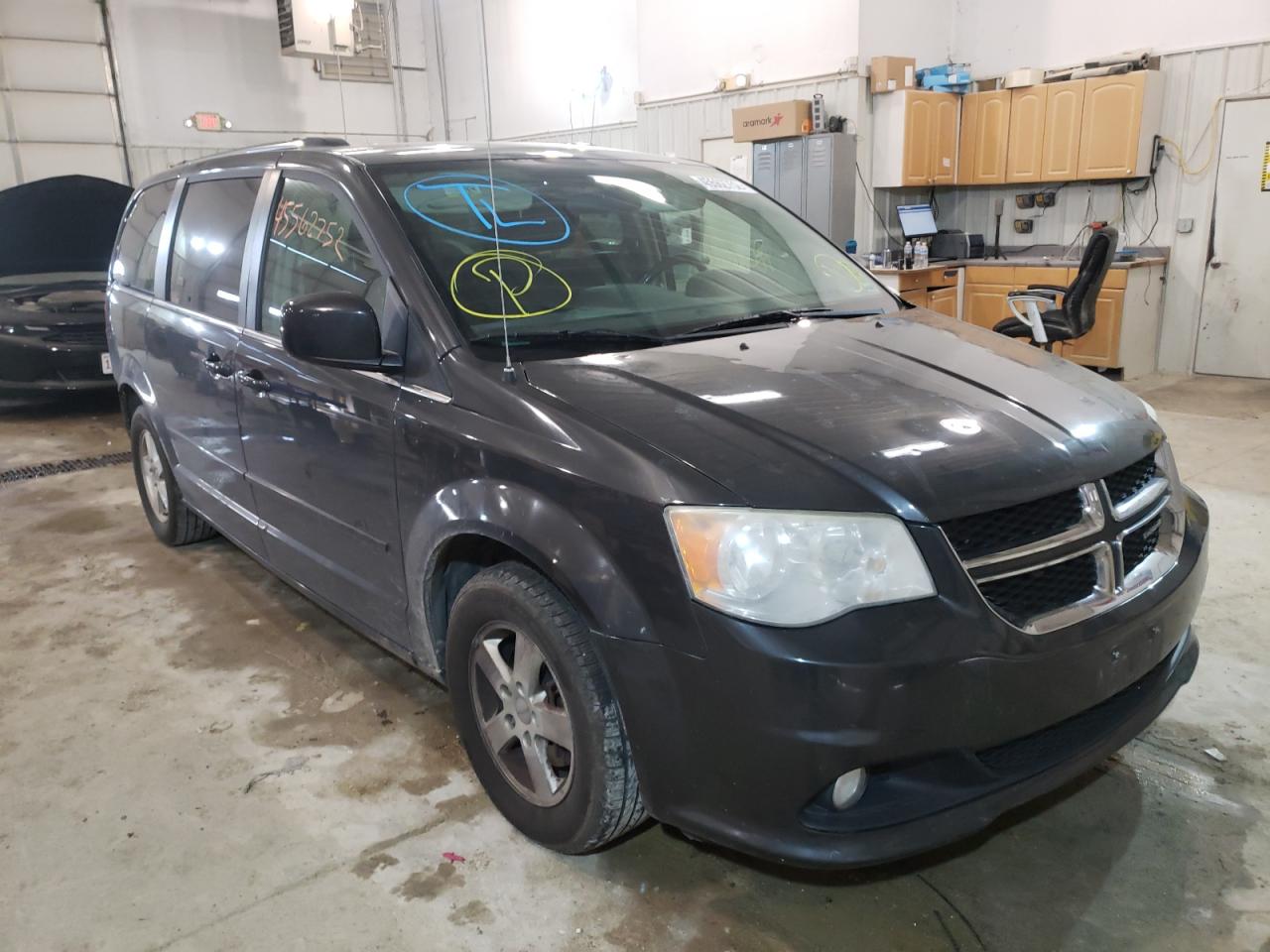 DODGE GRAND CARA 2011 with VIN 2D4RN5DG7BR699605 - Photo from auction
