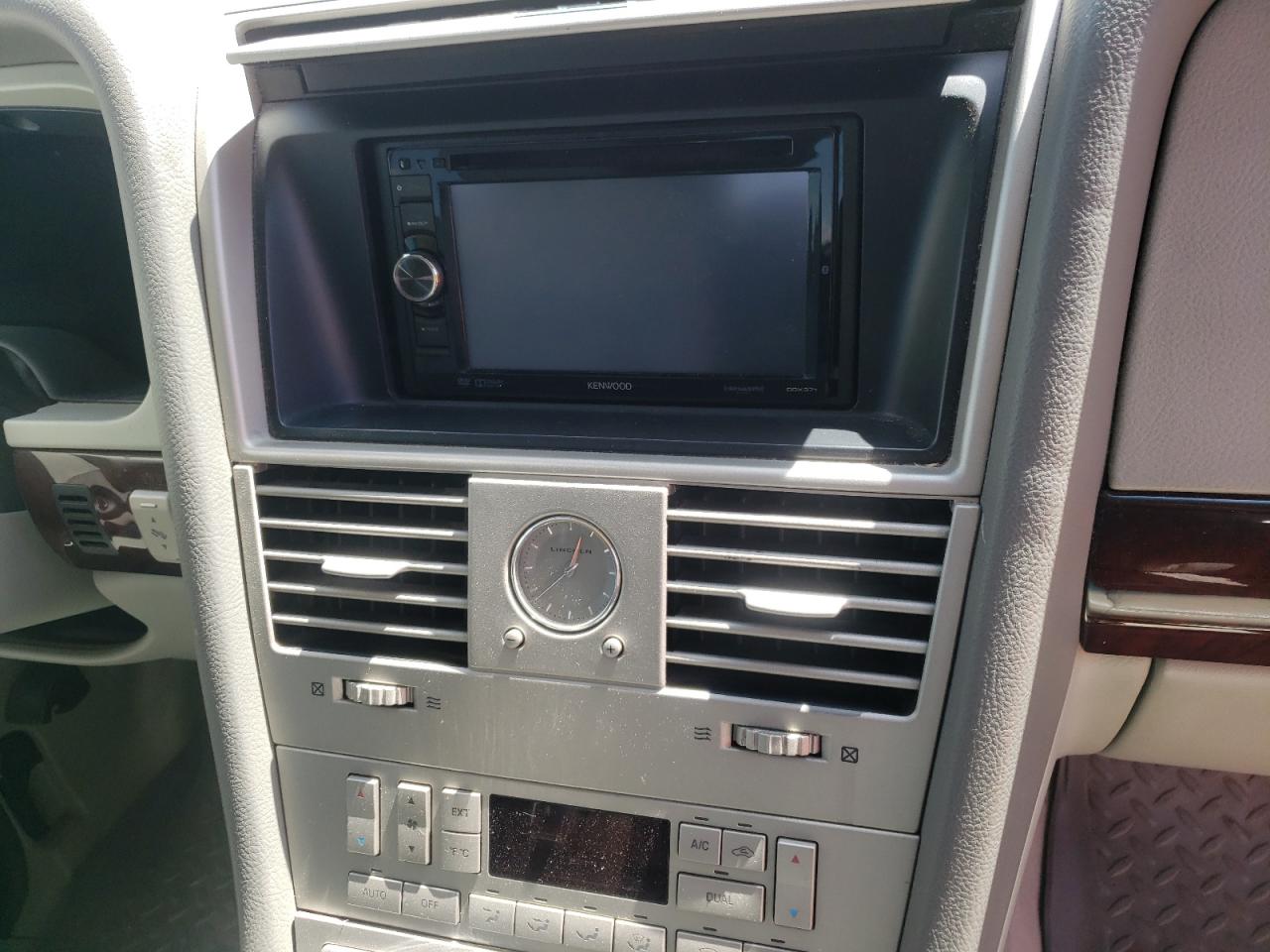 Photo 9 from auction – 2003 LINCOLN AVIATOR with VIN 5LMEU78H53ZJ38414