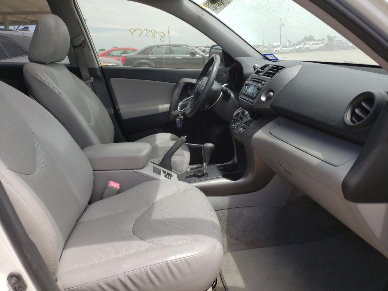 Photo 5 from auction – 2012 TOYOTA RAV4 LIMIT with VIN JTMYF4DV8CD033114