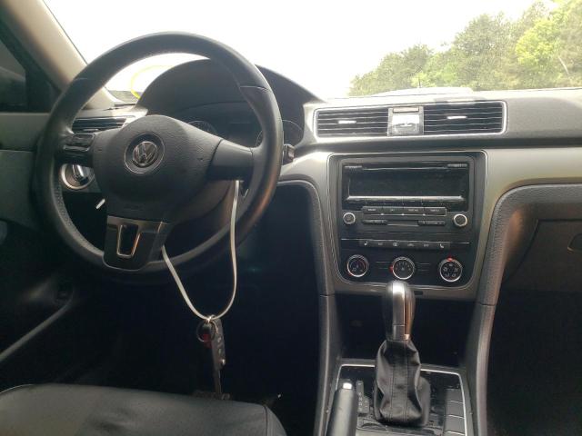 Photo 9 from auction – 2015 VOLKSWAGEN PASSAT S with VIN 1VWAT7A38FC039355