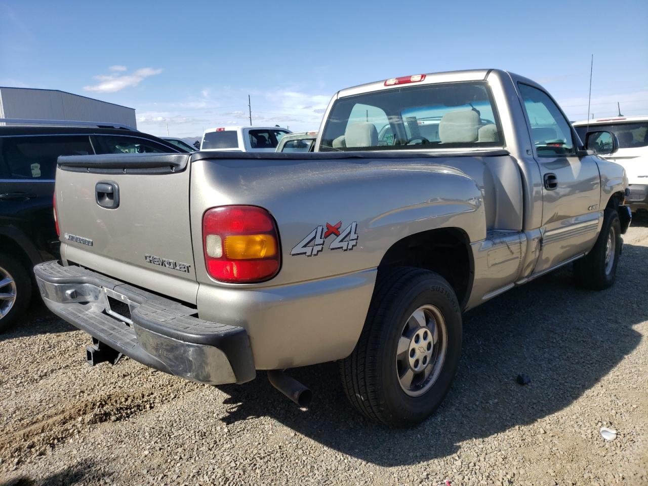 Photo 4 from auction – 2000 CHEVROLET SILVERADO with VIN 1GCEK14T0YZ122651