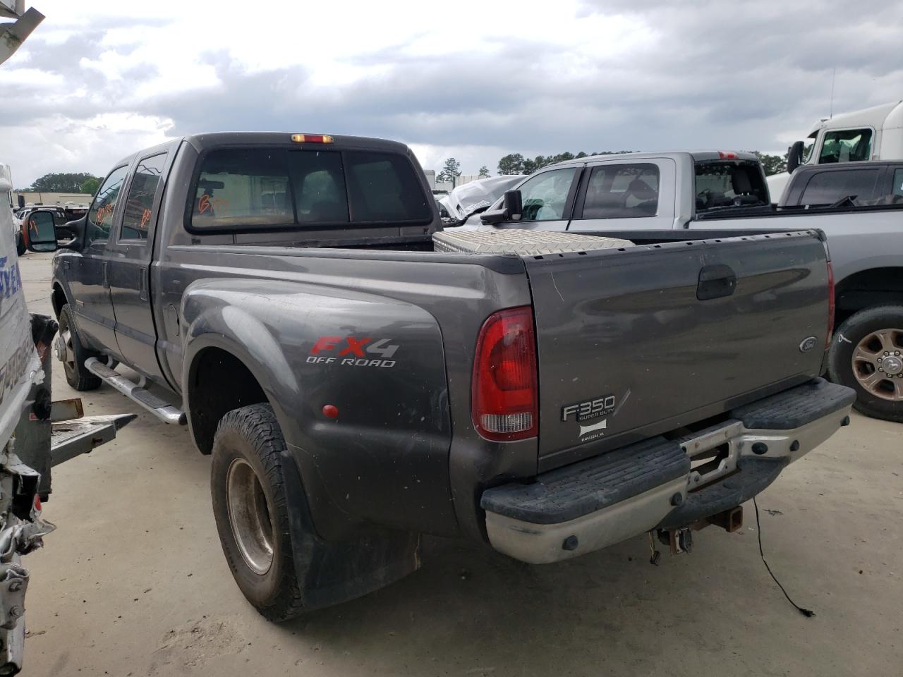 Photo 3 from auction – 2003 FORD F350 SUPER with VIN 1FTWW33P93EC46846