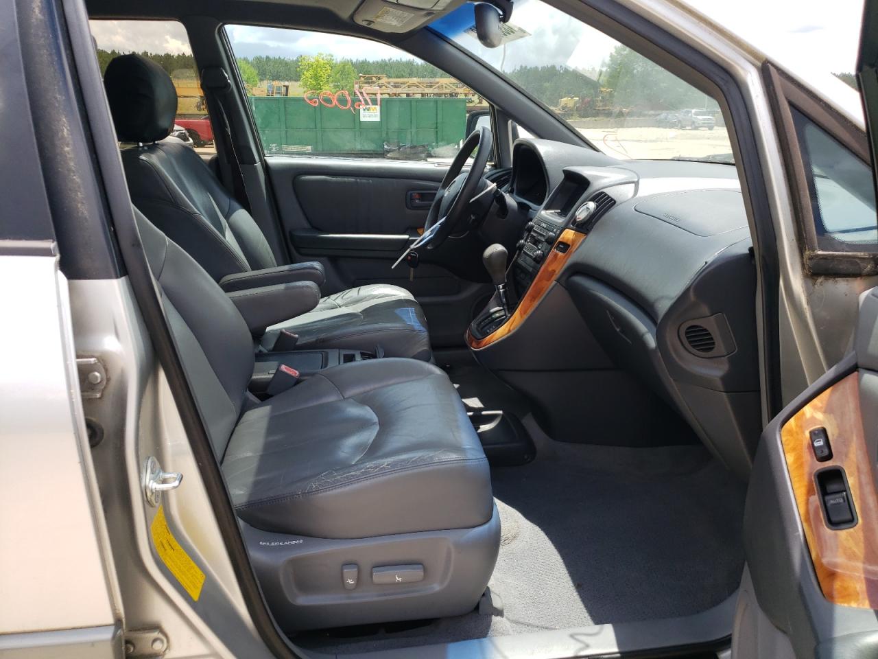 Photo 5 from auction – 1999 LEXUS RX 300 with VIN JT6GF10U5X0037410