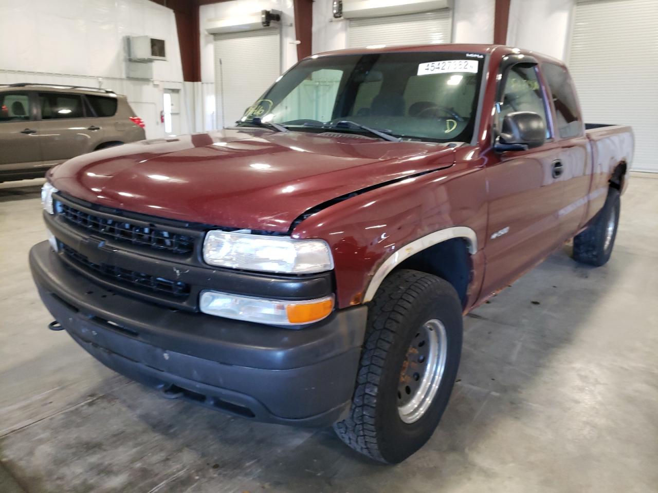 Photo 2 from auction – 2001 CHEVROLET SILVERADO with VIN 1GCEK19V21E199173