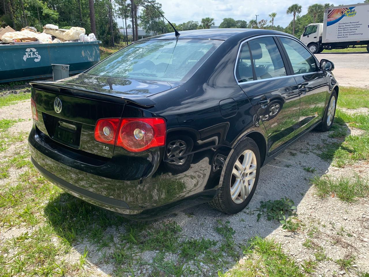 Photo 3 from auction – 2007 VOLKSWAGEN JETTA WOLF with VIN 3VWEF71K67M196091