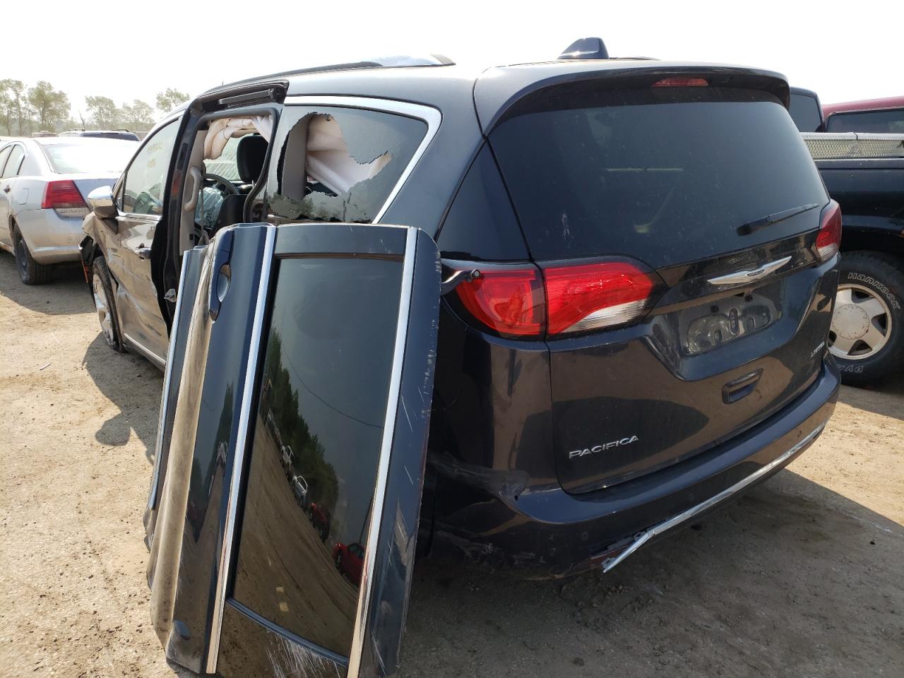Foto 3 de la subasta – 2020 CHRYSLER PACIFICA L con VIN 2C4RC1GG0LR279354