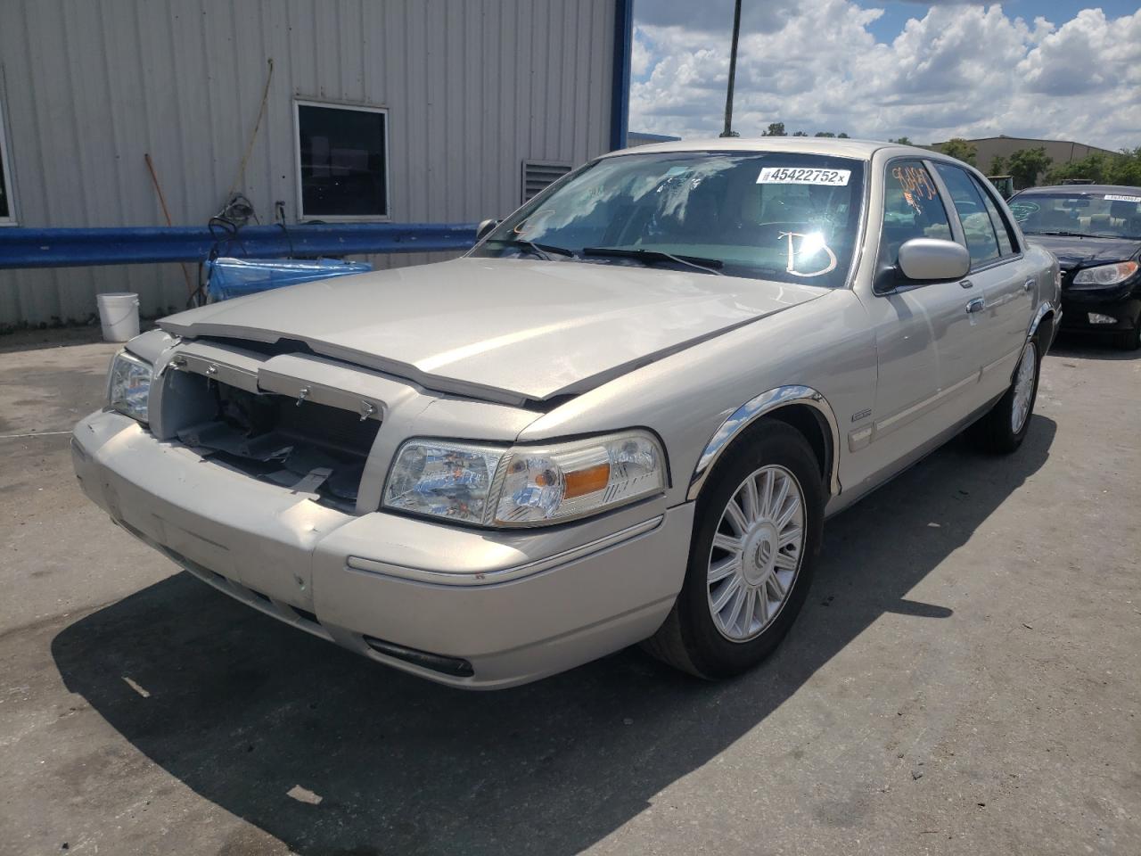 Photo 2 from auction – 2011 MERCURY GRAND MARQ with VIN 2MEBM7FV3BX600121