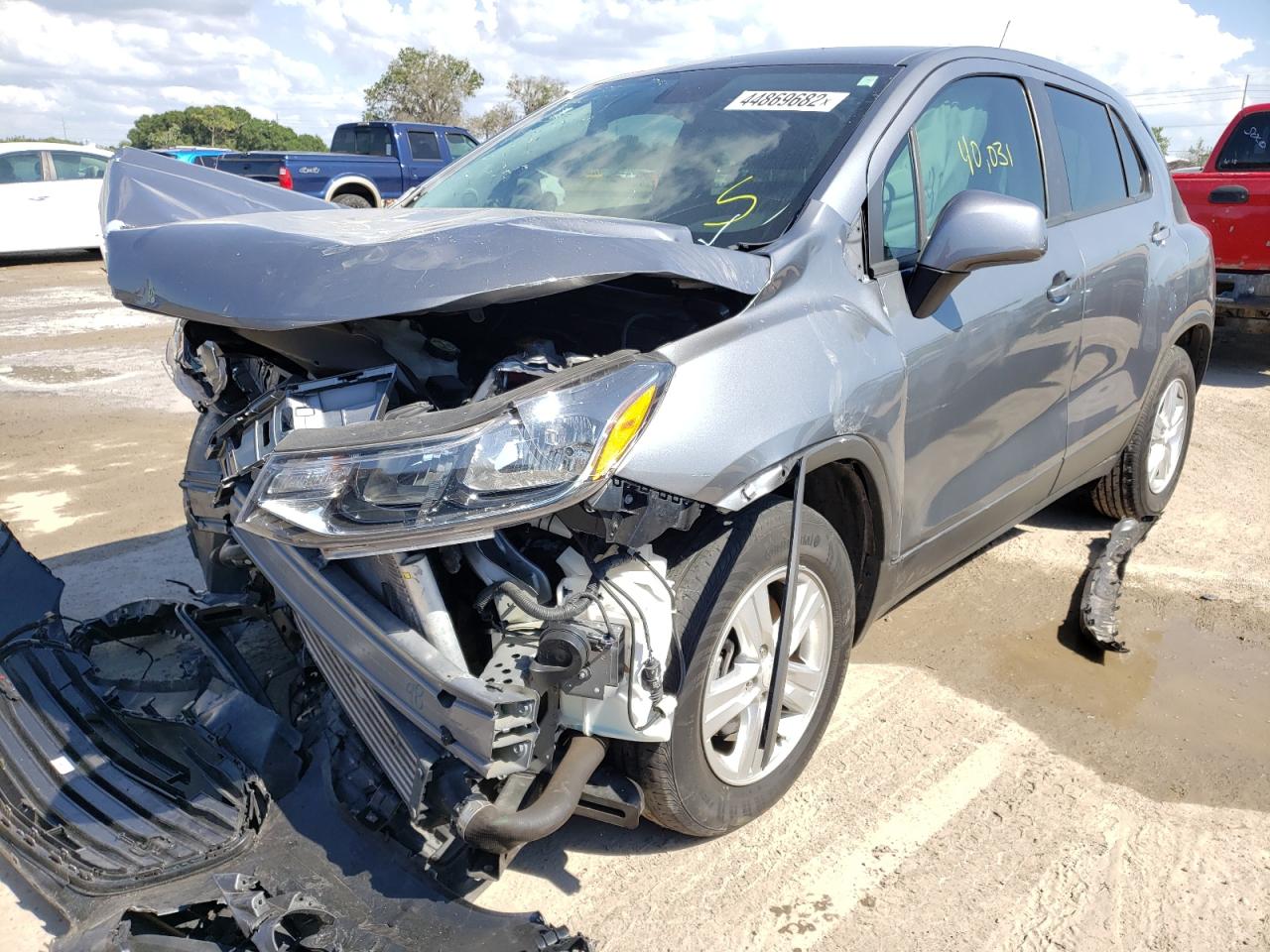 Photo 2 from auction – 2020 CHEVROLET TRAX LS with VIN 3GNCJKSB4LL157484