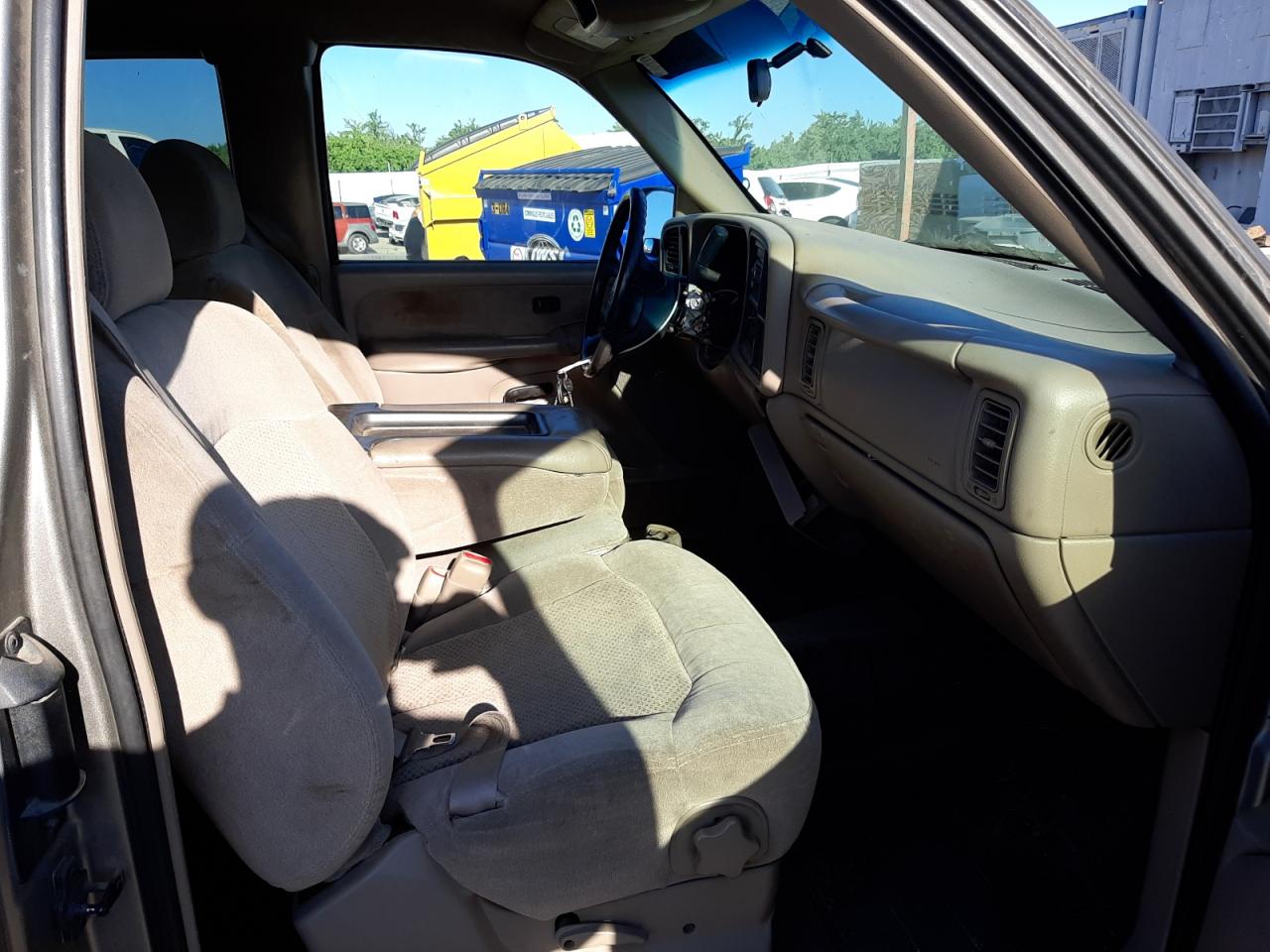 Photo 5 from auction – 2001 CHEVROLET SILVERADO with VIN 1GCEC19VX1Z175726