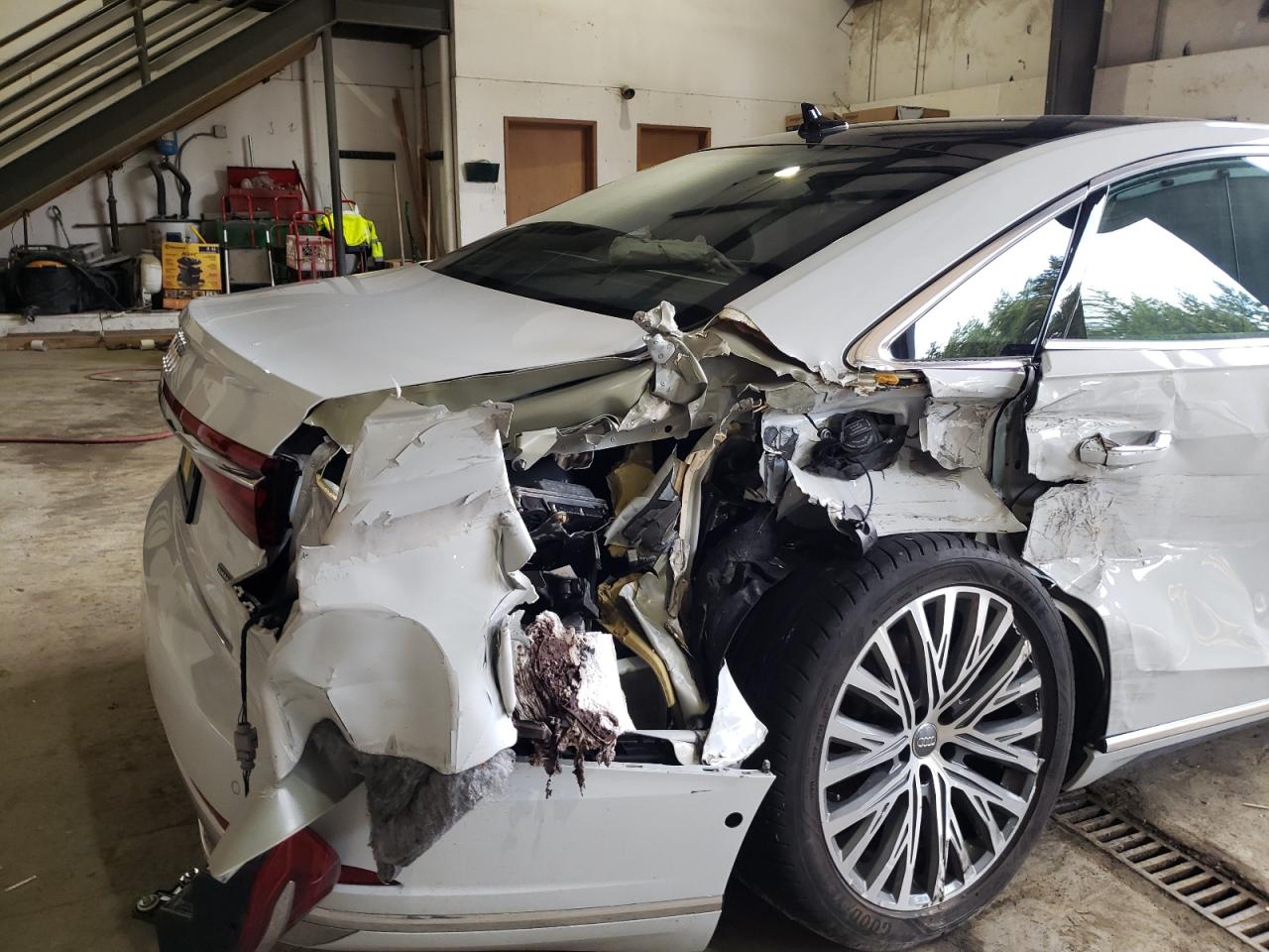Photo 9 from auction – 2019 AUDI A8 L with VIN WAU8DBF88KN019253