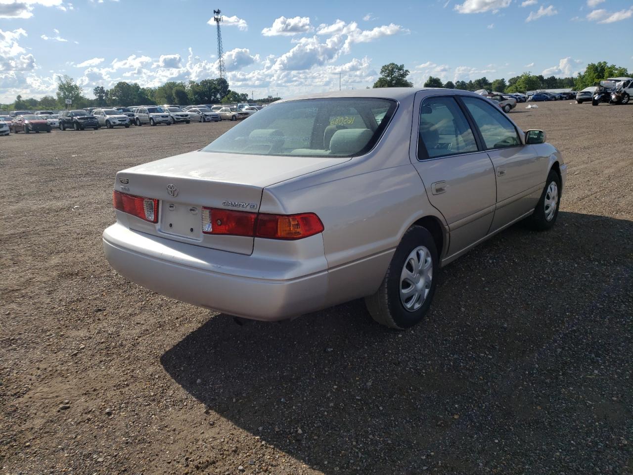 Photo 4 from auction – 2000 TOYOTA CAMRY CE with VIN 4T1BG22K3YU986994