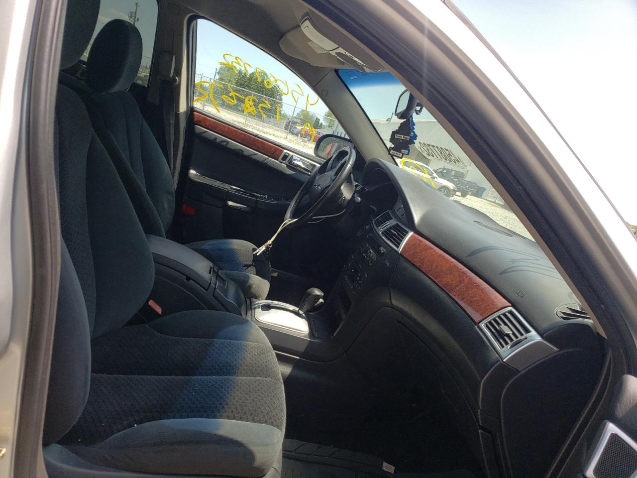 Photo 19 from auction – 2004 CHRYSLER PACIFICA with VIN 2C8GF68474R626047