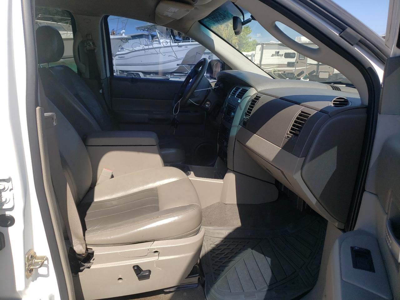 Photo 5 from auction – 2005 DODGE DURANGO LI with VIN 1D4HD58D45F537828