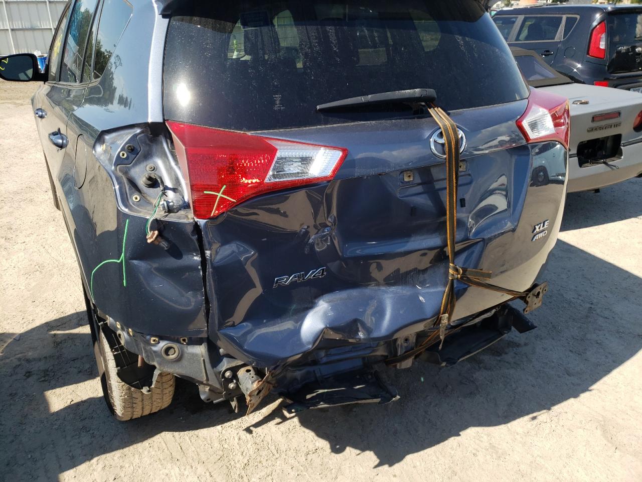 Photo 9 from auction – 2013 TOYOTA RAV4 XLE with VIN JTMRFREV6DD014501