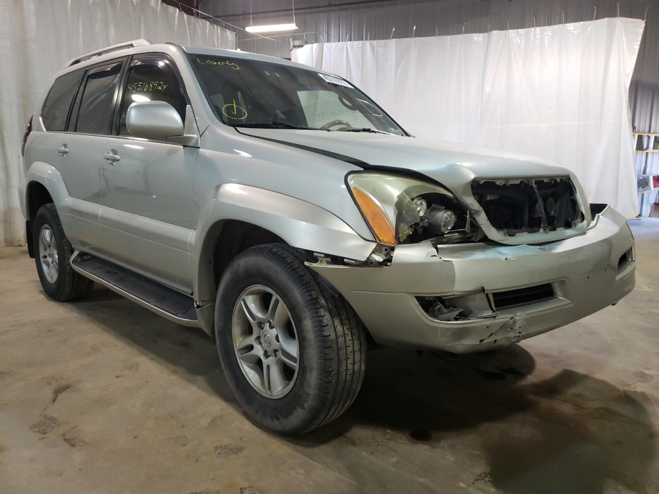 LEXUS GX 470 2004 with VIN JTJBT20X440040528 - Photo from auction