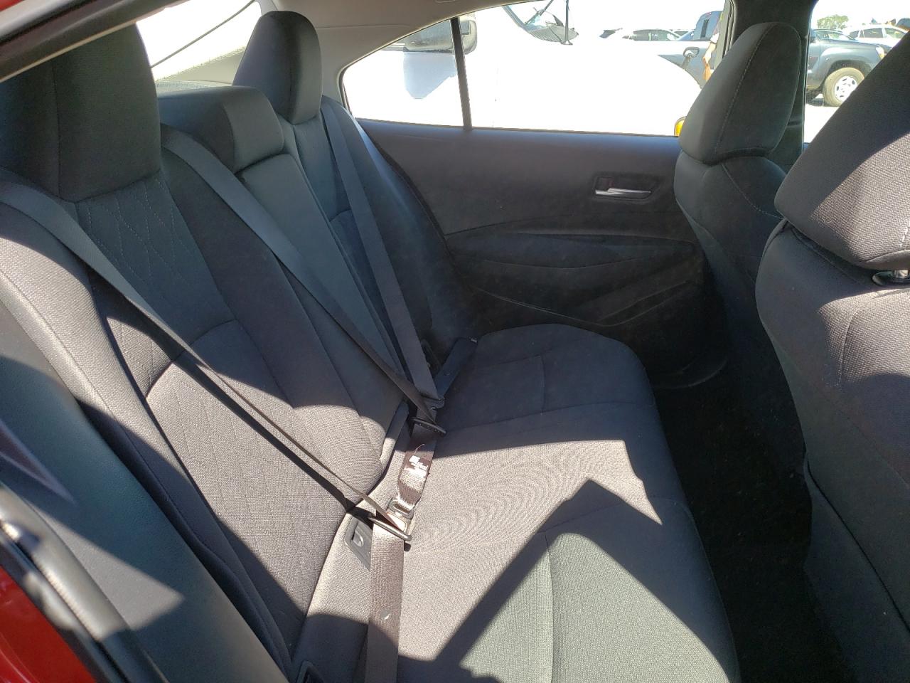 Photo 6 from auction – 2020 TOYOTA COROLLA LE with VIN 5YFEPRAE1LP087255