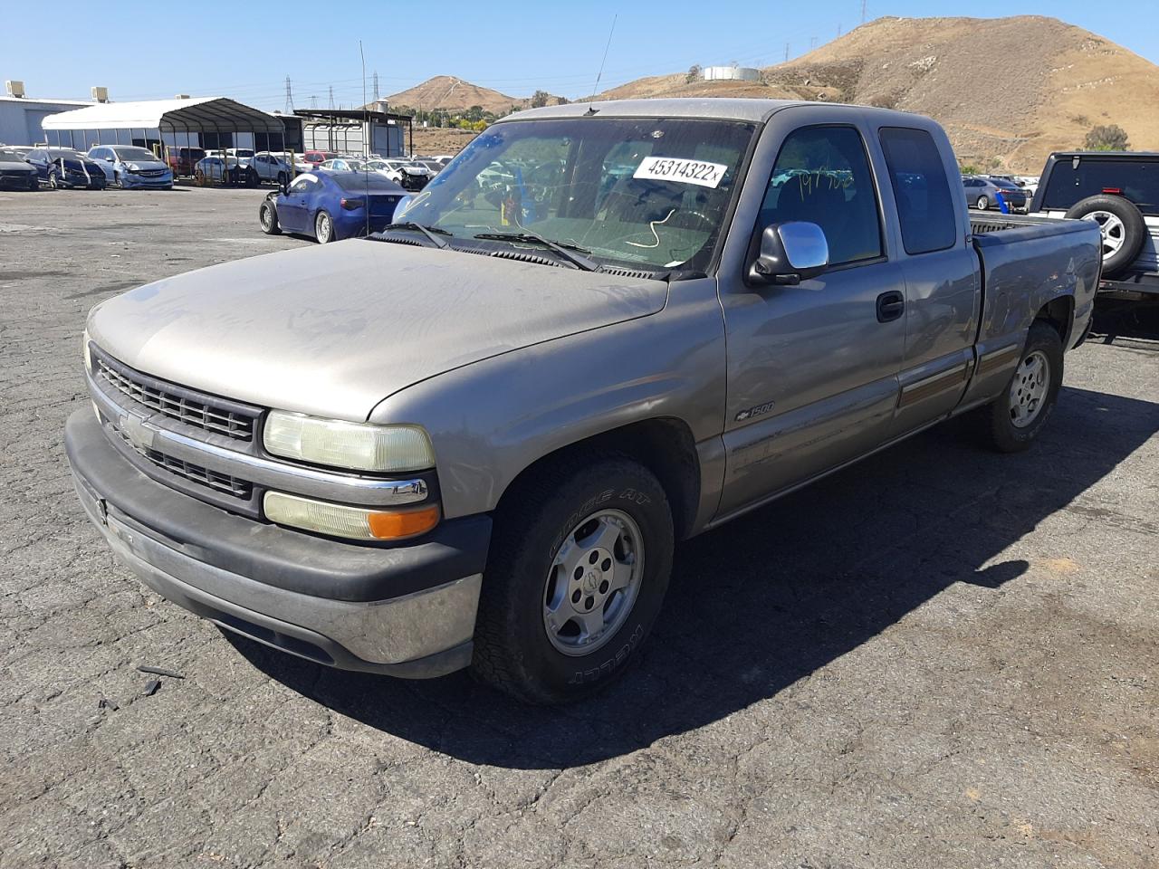 Photo 2 from auction – 2002 CHEVROLET SILVERADO with VIN 2GCEC19V121429415