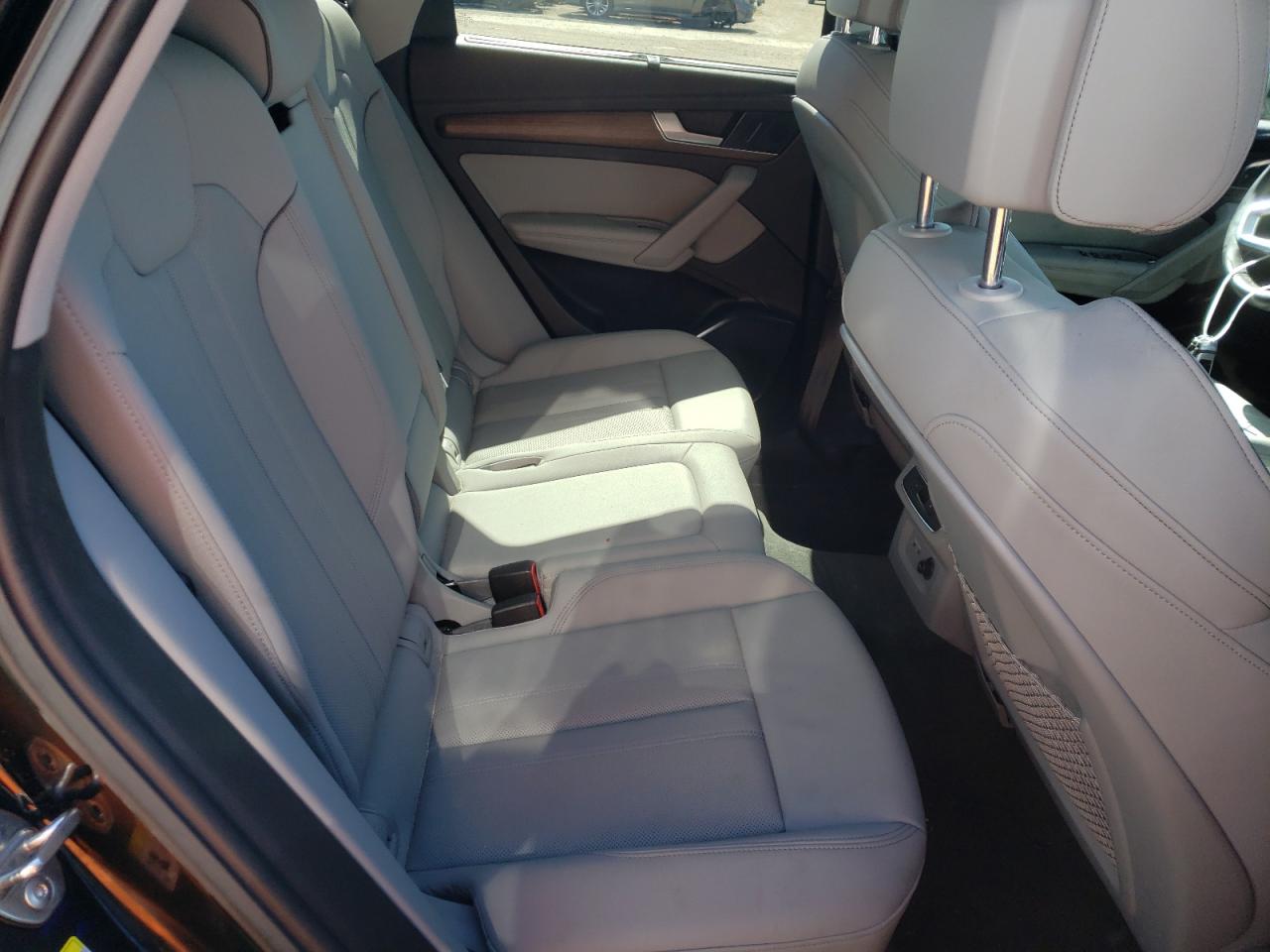 Photo 6 from auction – 2021 AUDI Q5 PREMIUM with VIN WA1BAAFY8M2007355