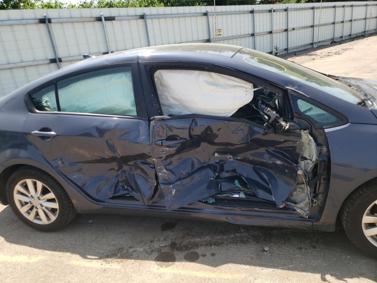 Photo 9 from auction – 2016 KIA FORTE LX with VIN KNAFX4A65G5479476