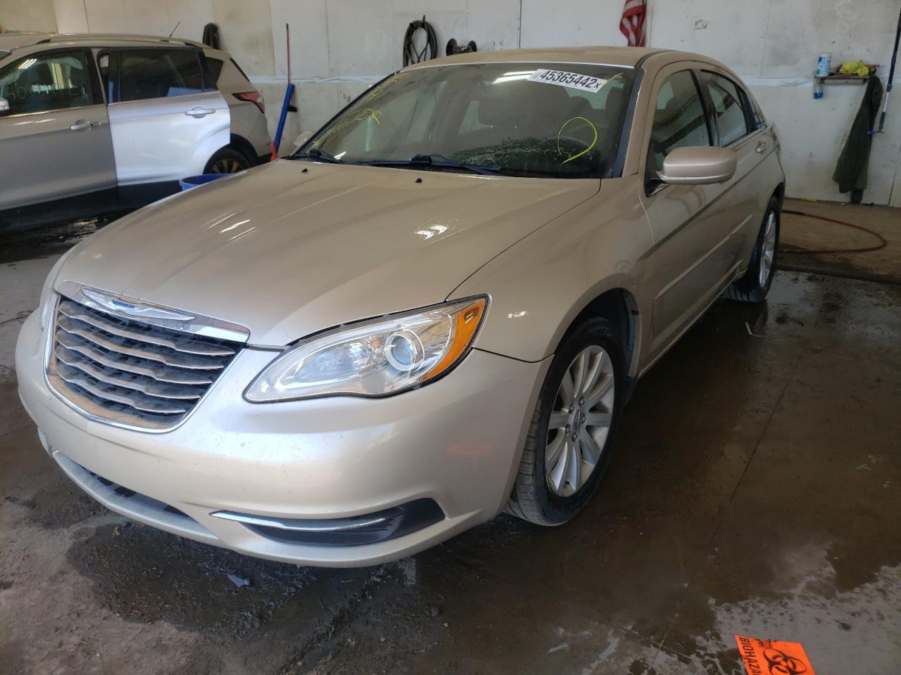Photo 2 from auction – 2014 CHRYSLER 200 TOURIN with VIN 1C3CCBBG3EN235923