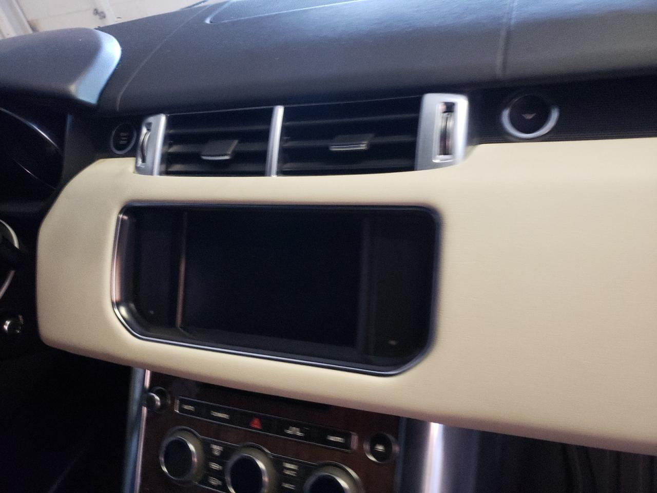 Photo 9 from auction – 2015 LAND ROVER RANGE ROVE with VIN SALWR2VF3FA609491
