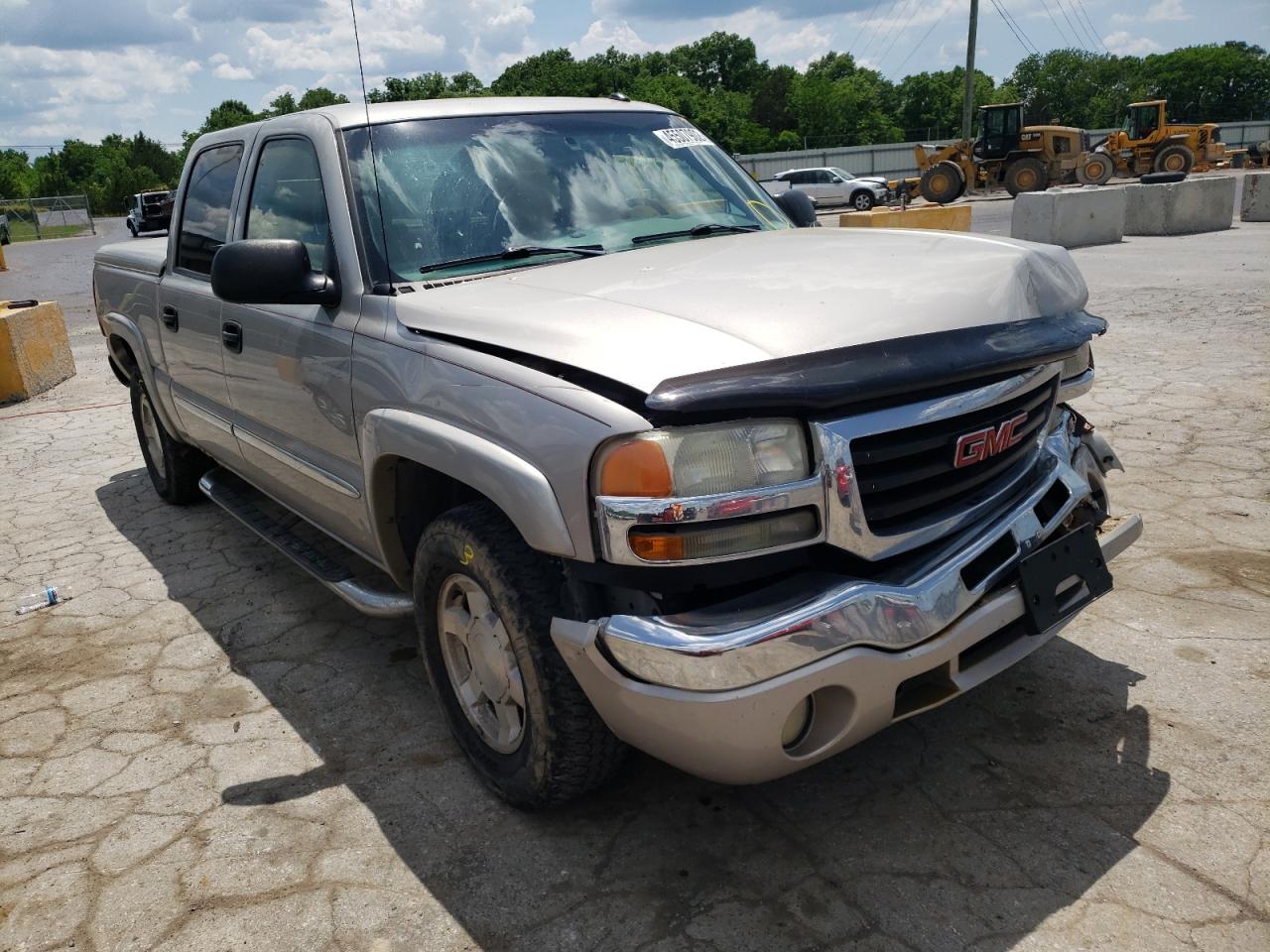 GMC NEW SIERRA 2004 with VIN 2GTEK13T641351274 - Photo from auction