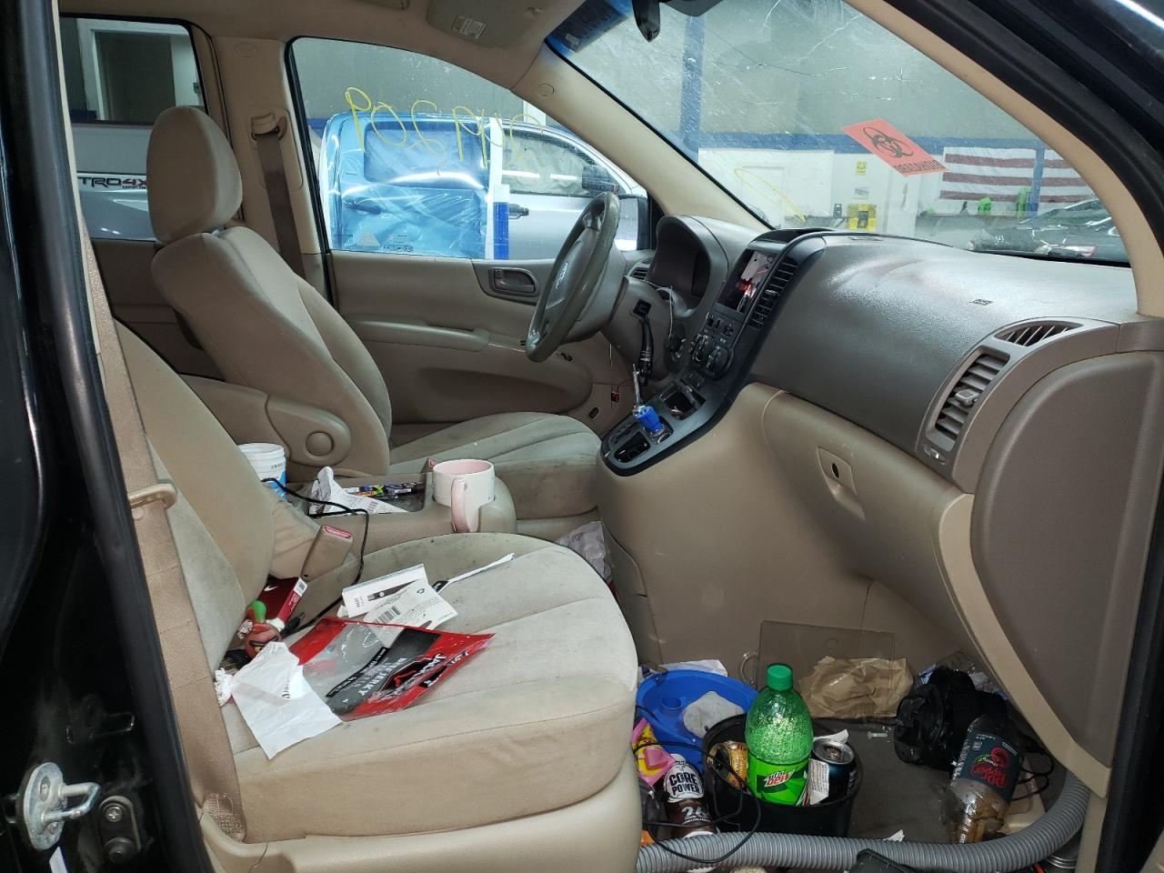 Photo 5 from auction – 2011 KIA SEDONA LX with VIN KNDMG4C73B6370663