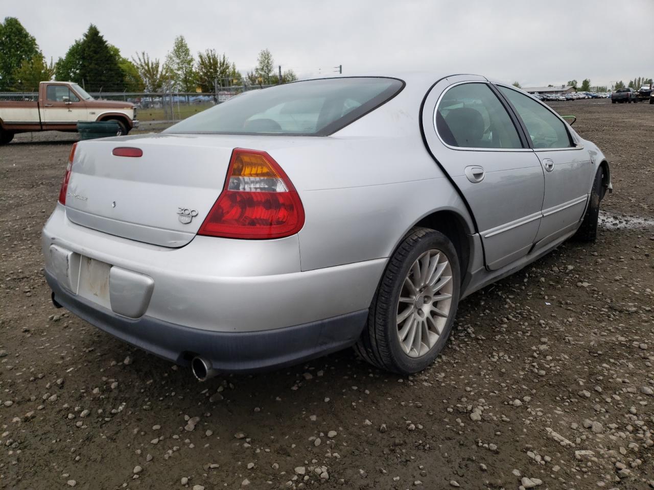 Photo 4 from auction – 2002 CHRYSLER 300 with VIN 2C3AE76K02H177478