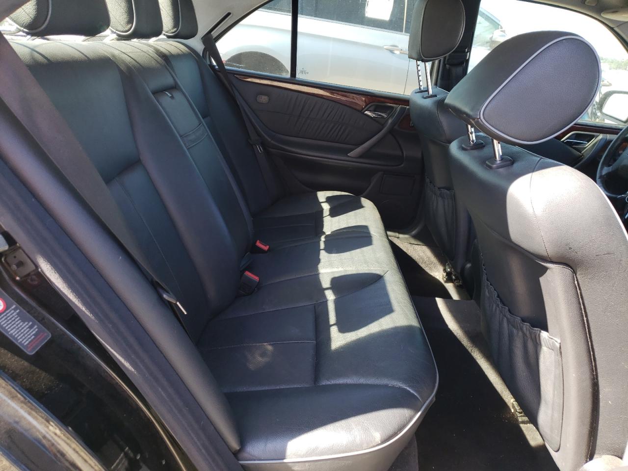 Photo 6 from auction – 2002 MERCEDES-BENZ E 320 with VIN WDBJF65J82B493438