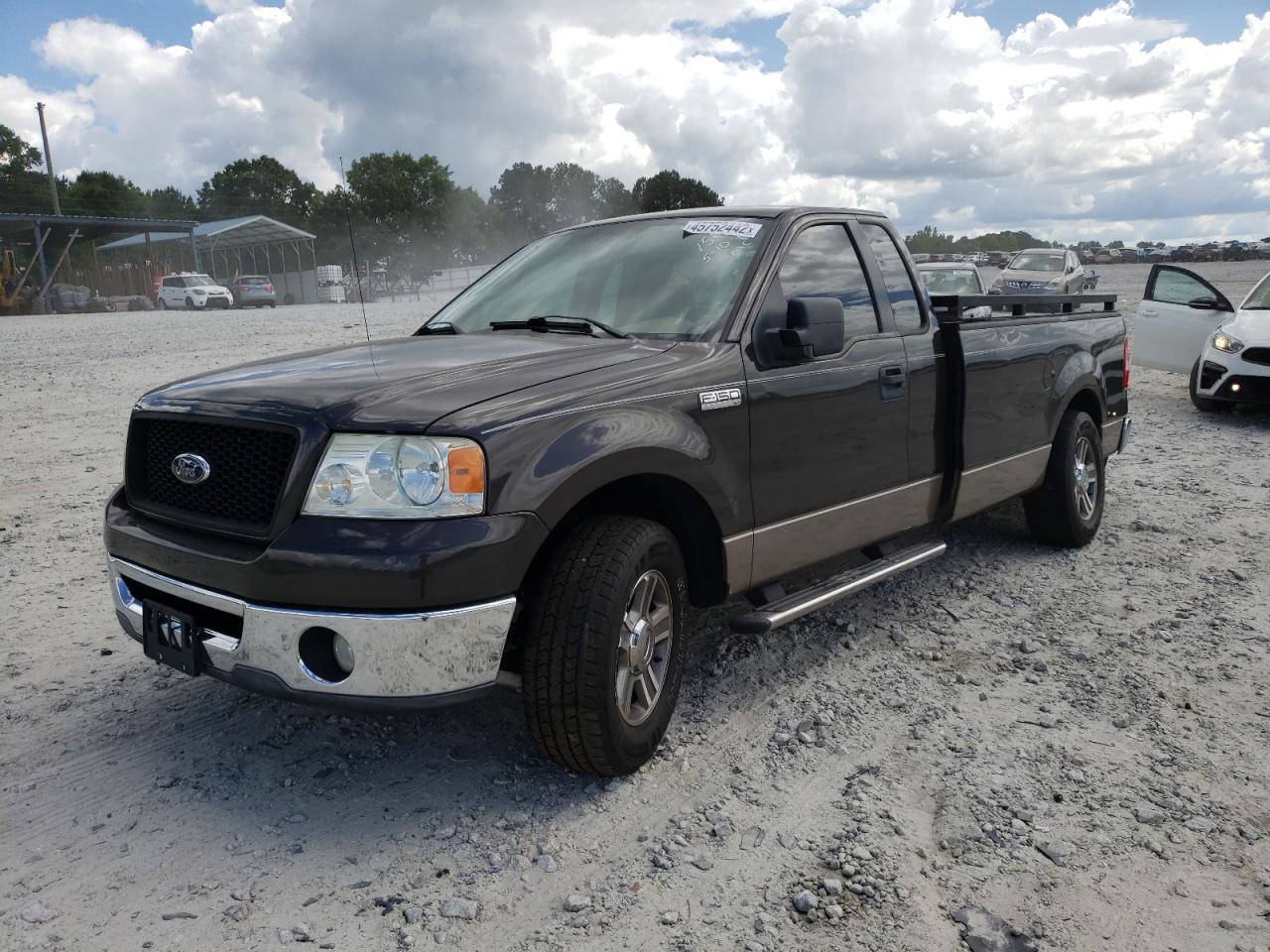 Photo 2 from auction – 2006 FORD F150 with VIN 1FTRF12286NA67466