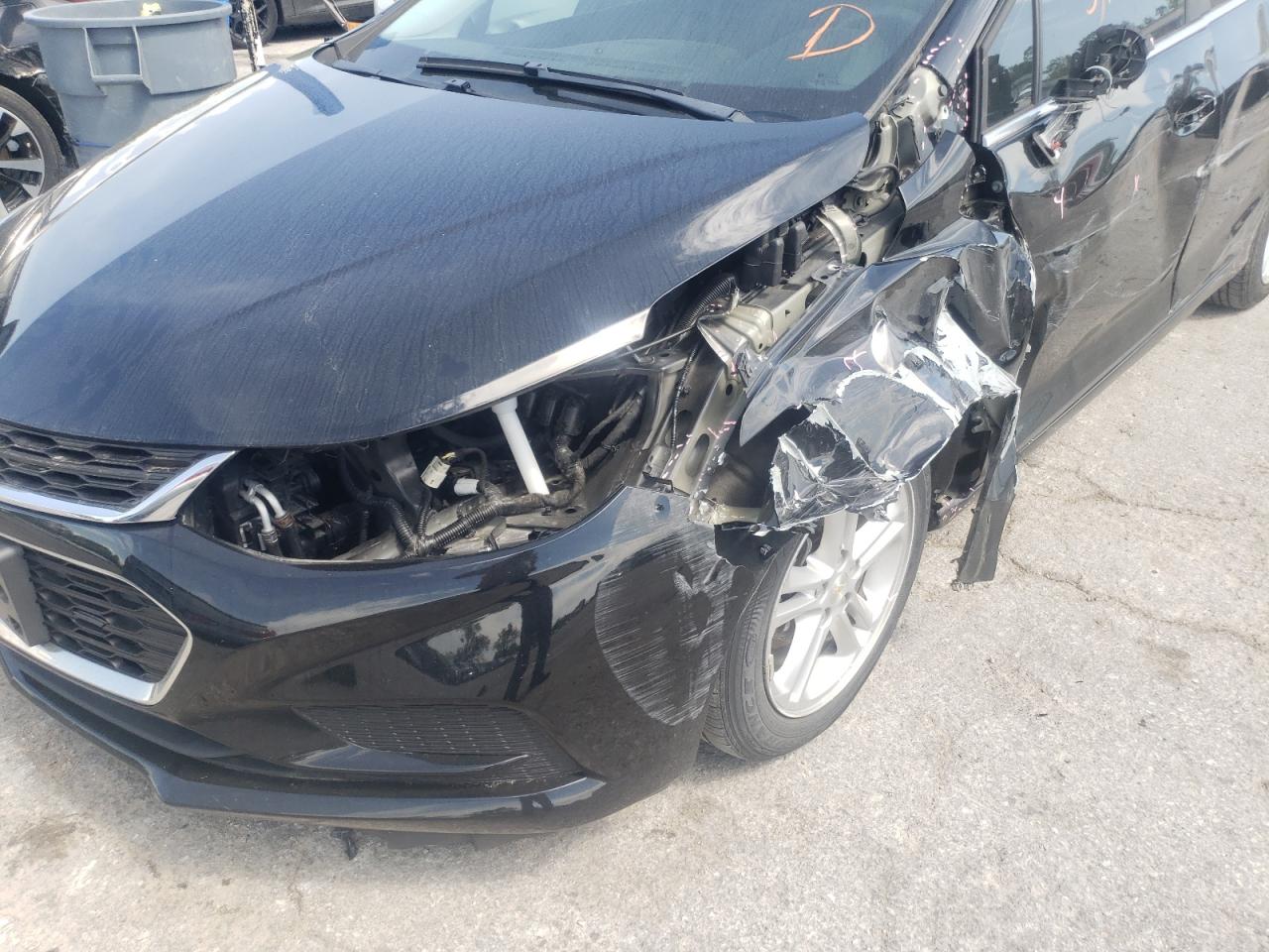 Photo 9 from auction – 2017 CHEVROLET CRUZE LT with VIN 3G1BE6SM0HS520824