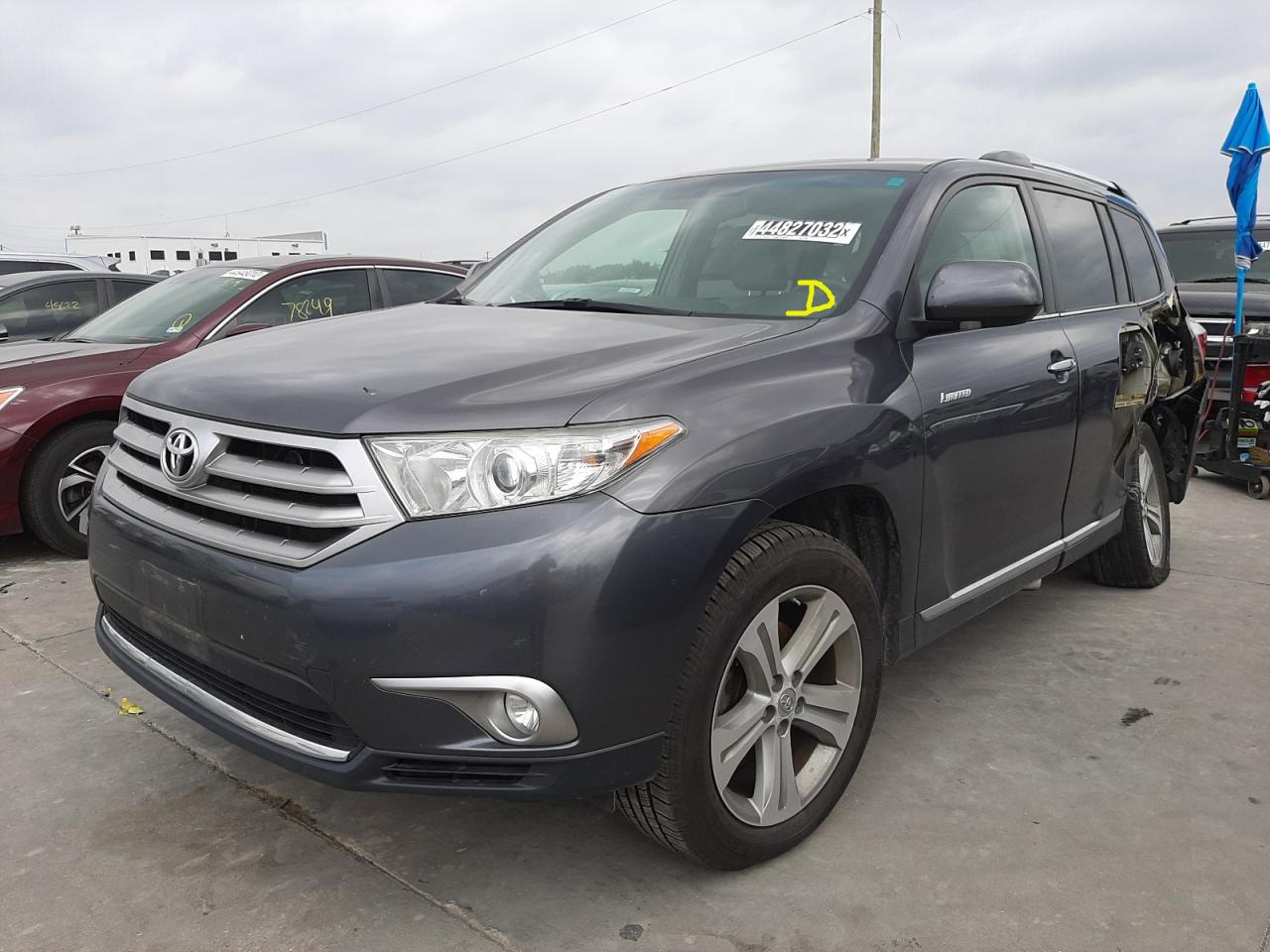 Photo 2 from auction – 2013 TOYOTA HIGHLANDER with VIN 5TDDK3EH1DS197551