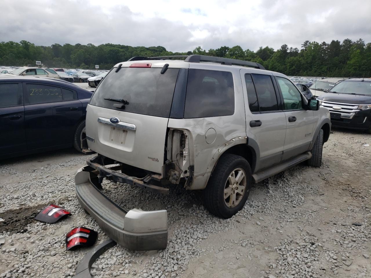 Photo 4 from auction – 2006 FORD EXPLORER X with VIN 1FMEU63E66ZA16434