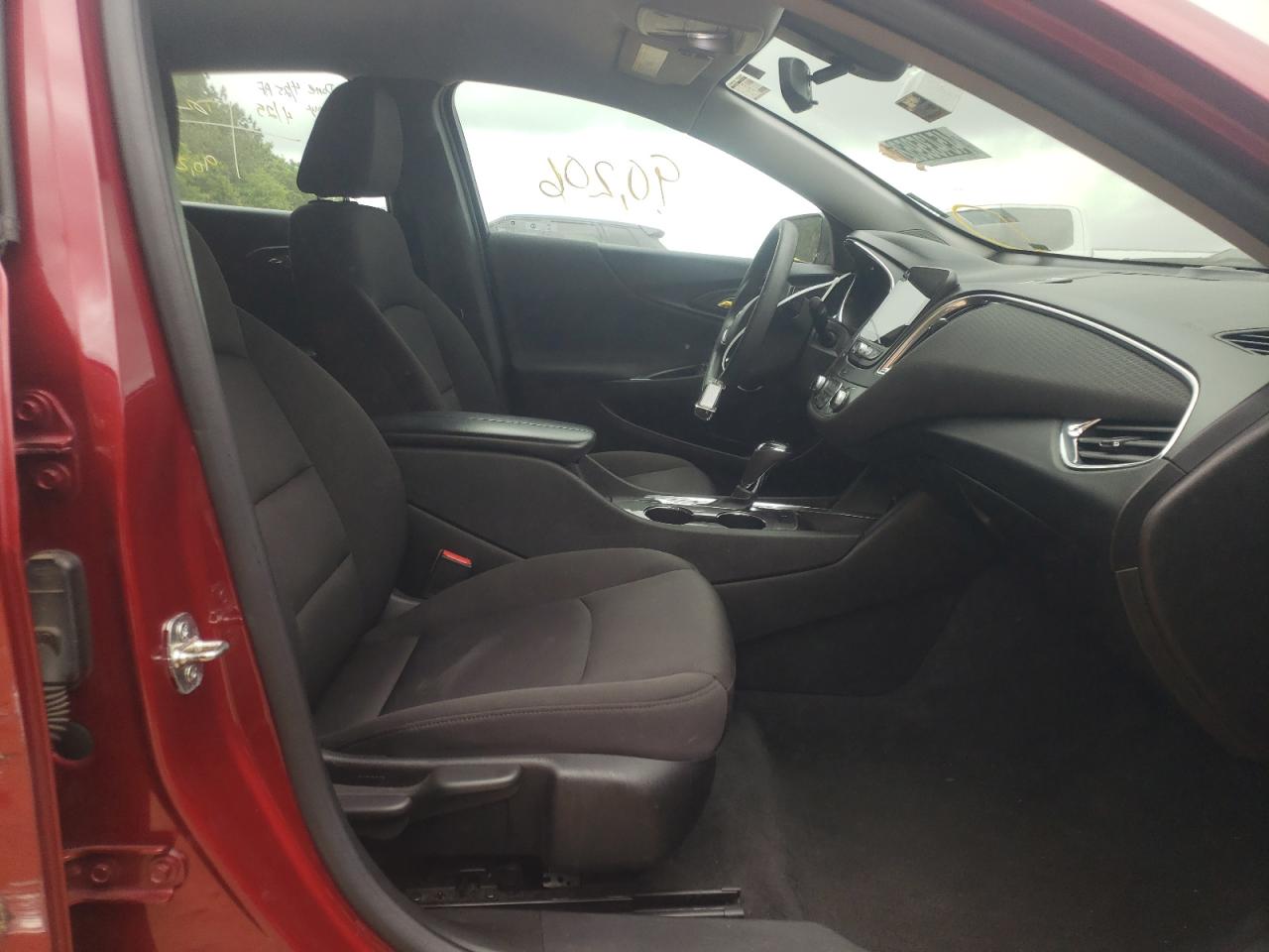 Photo 5 from auction – 2019 CHEVROLET MALIBU LT with VIN 1G1ZD5ST4KF106962