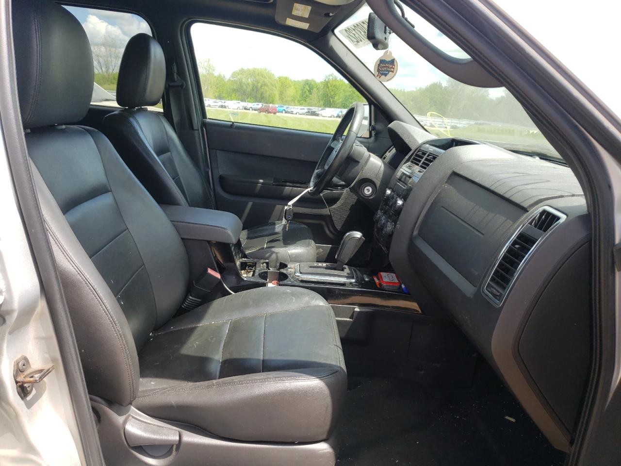 Photo 5 from auction – 2009 FORD ESCAPE LIM with VIN 1FMCU04G89KA25654