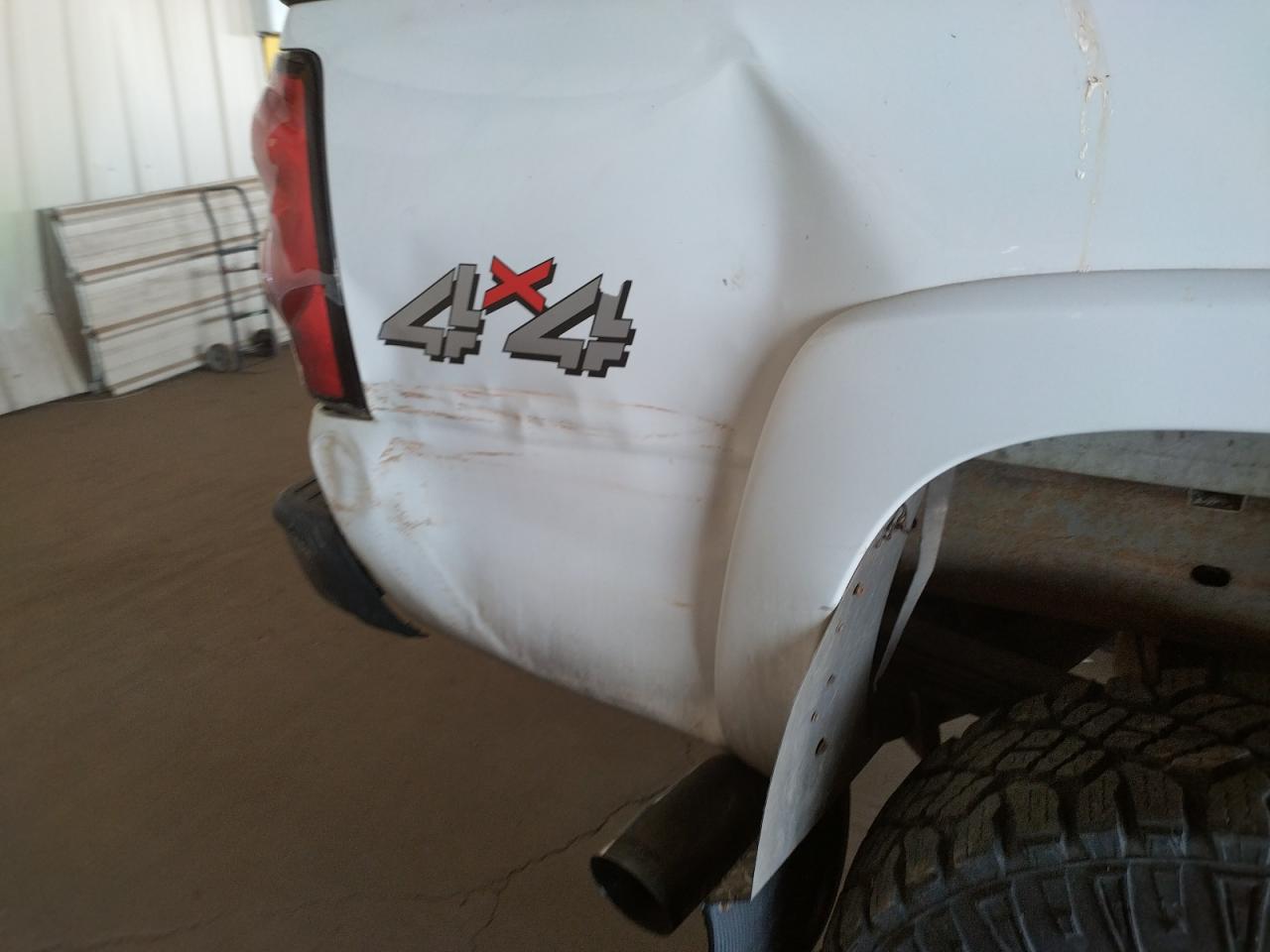 Photo 9 from auction – 2005 CHEVROLET SILVERADO with VIN 1GCHK23235F886597