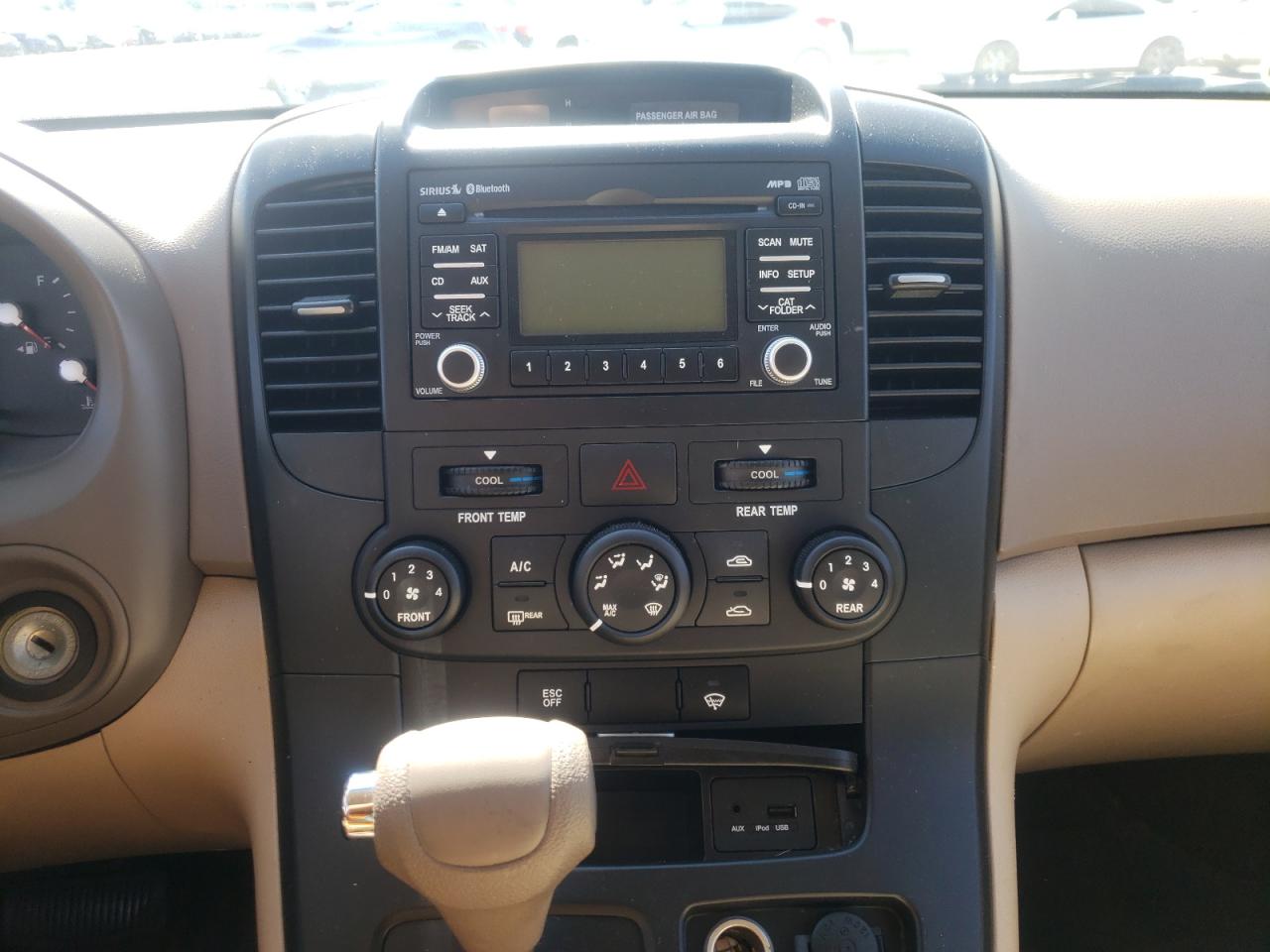 Photo 9 from auction – 2012 KIA SEDONA LX with VIN KNDMG4C76C6466384