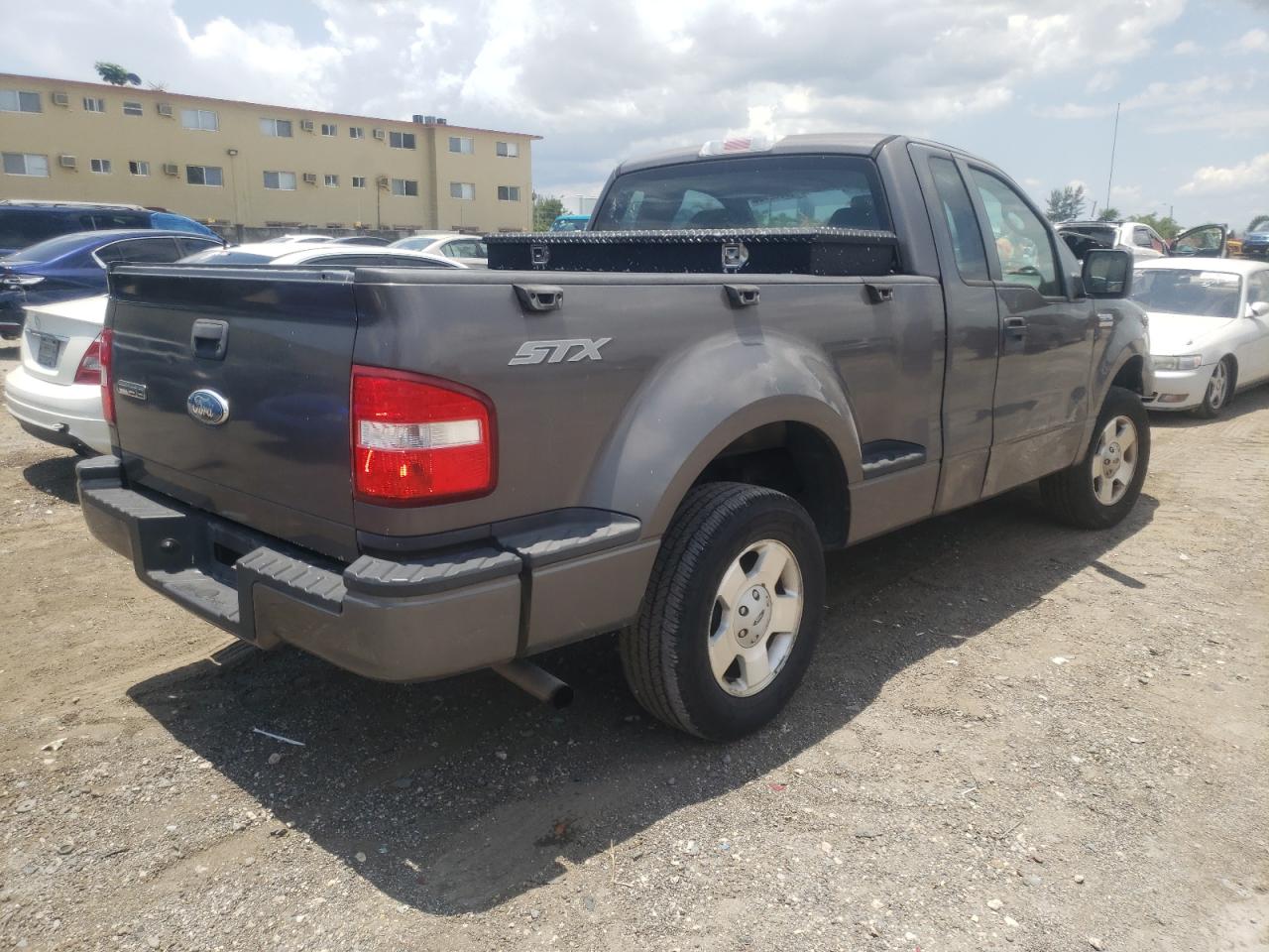 Photo 4 from auction – 2007 FORD F150 with VIN 1FTRF02277KB22843