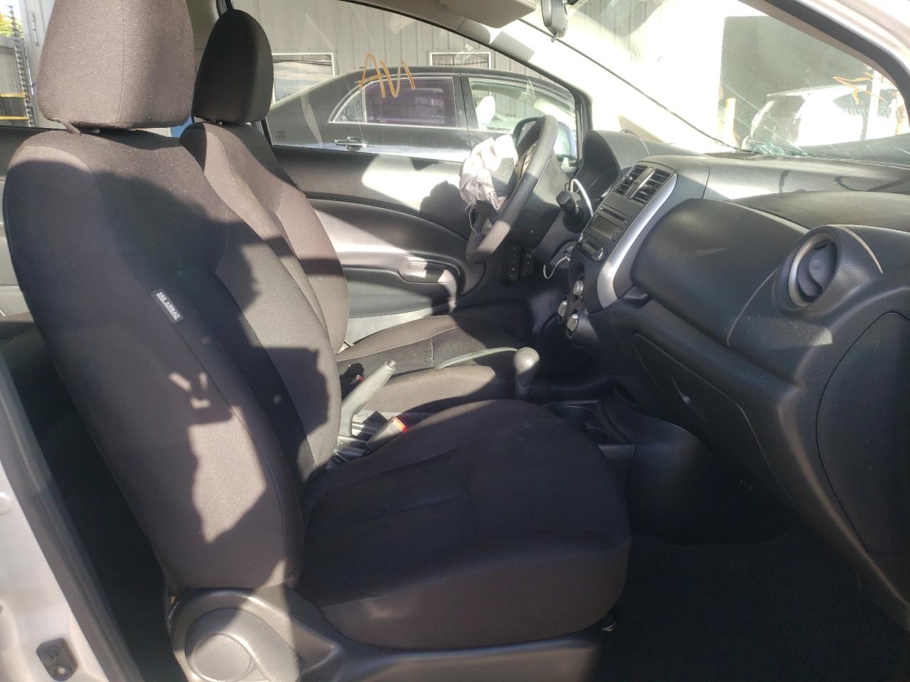 Photo 5 from auction – 2014 NISSAN VERSA NOTE with VIN 3N1CE2CP6EL409698