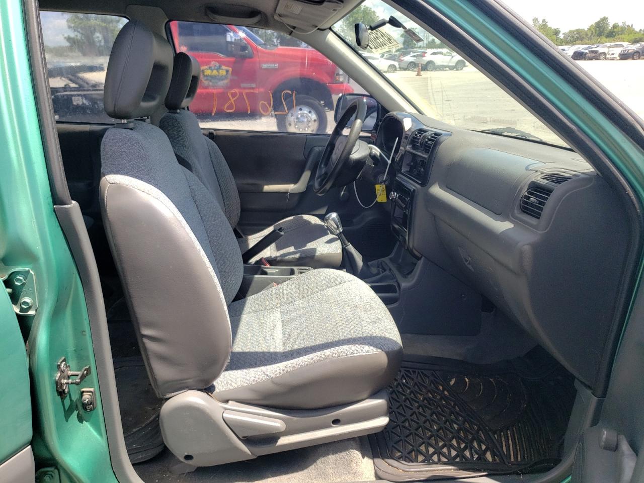 Photo 5 from auction – 1999 ISUZU RODEO S with VIN 4S2CK58W4X4314853