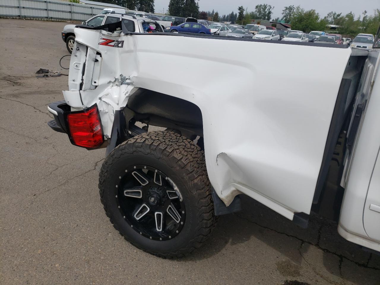 Photo 9 from auction – 2018 CHEVROLET SILVERADO with VIN 3GCUKREC2JG414106